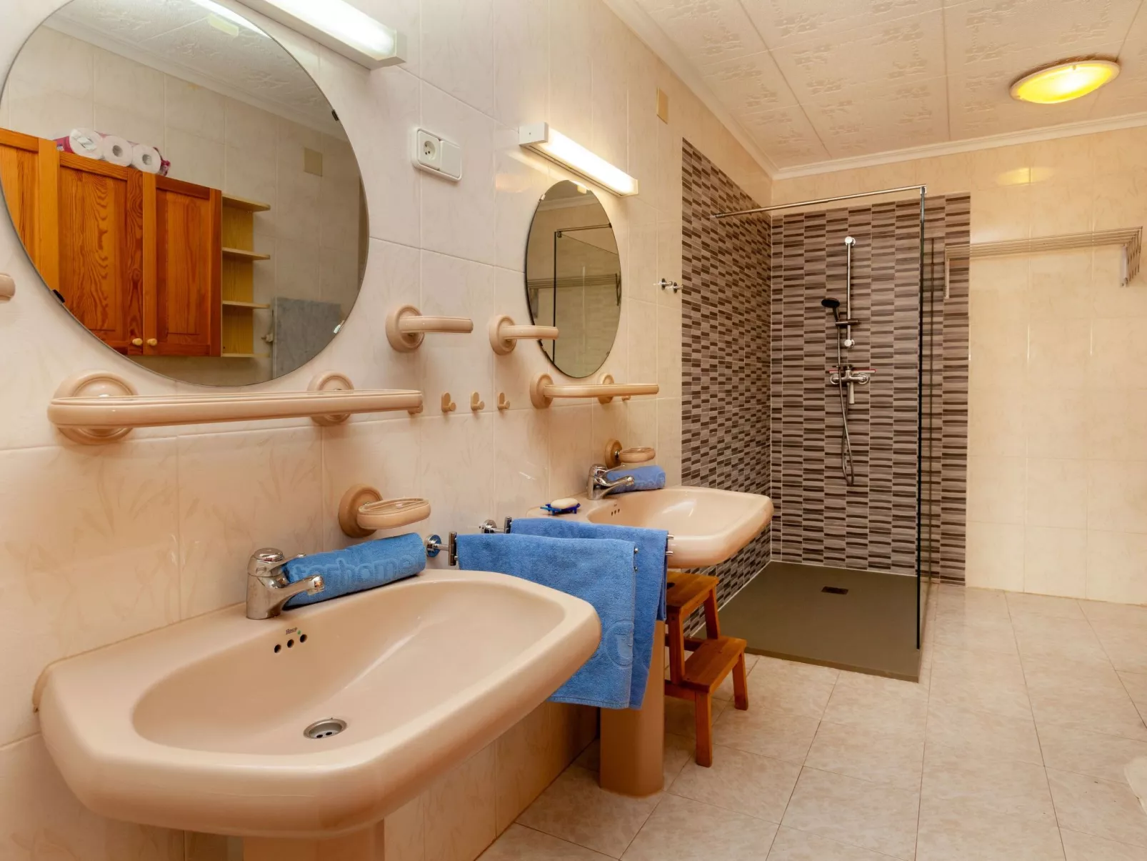 Villa del Capitan-Inside