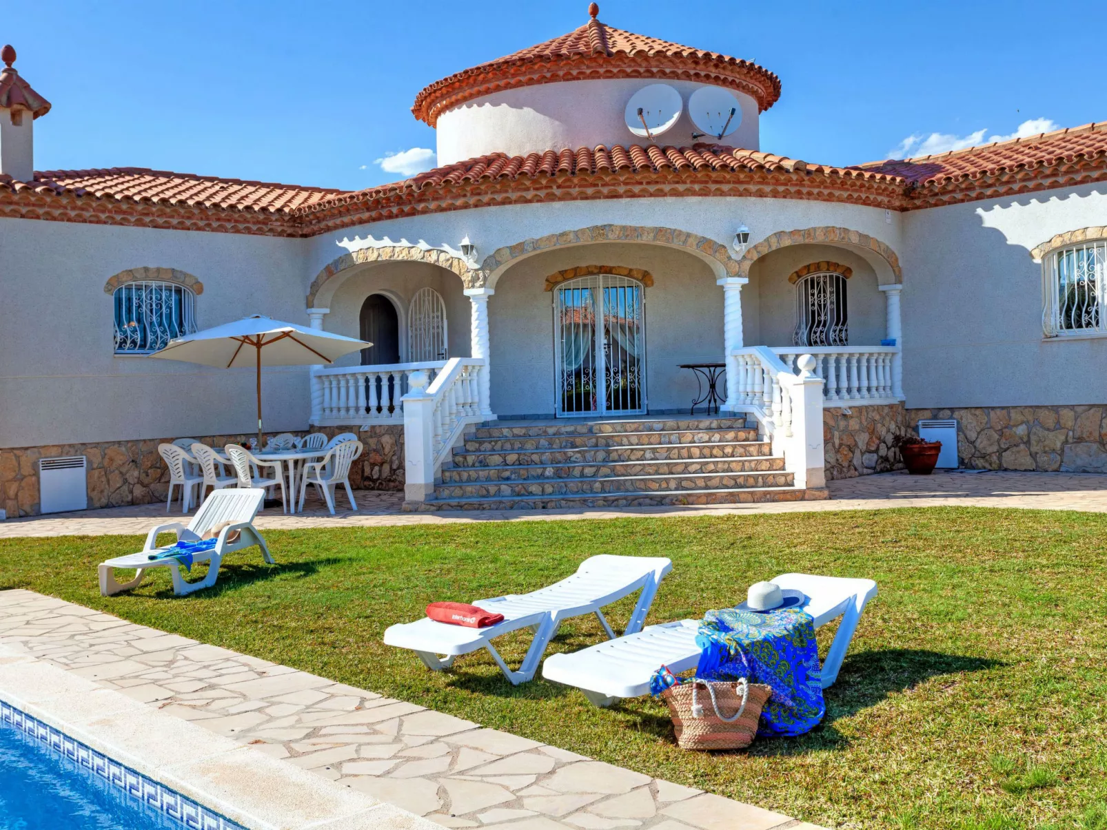 Villa Mys-Outside