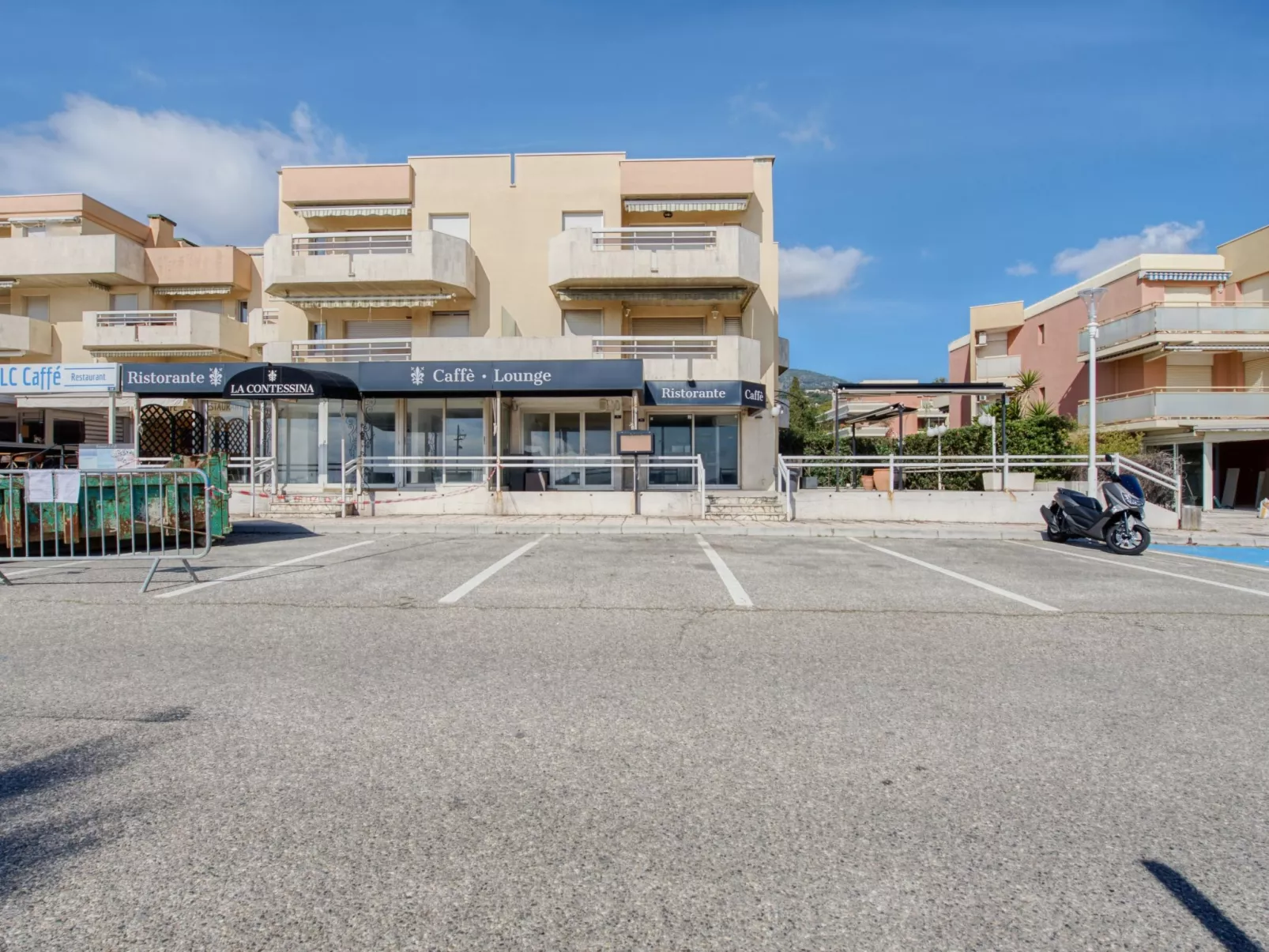 Le Palazzo del Mar-Outside