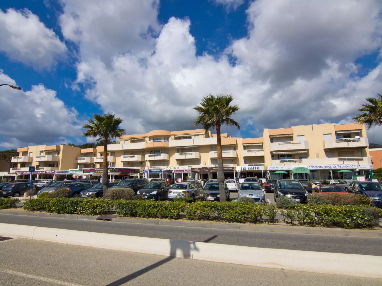 Le Palazzo del Mar-Outside