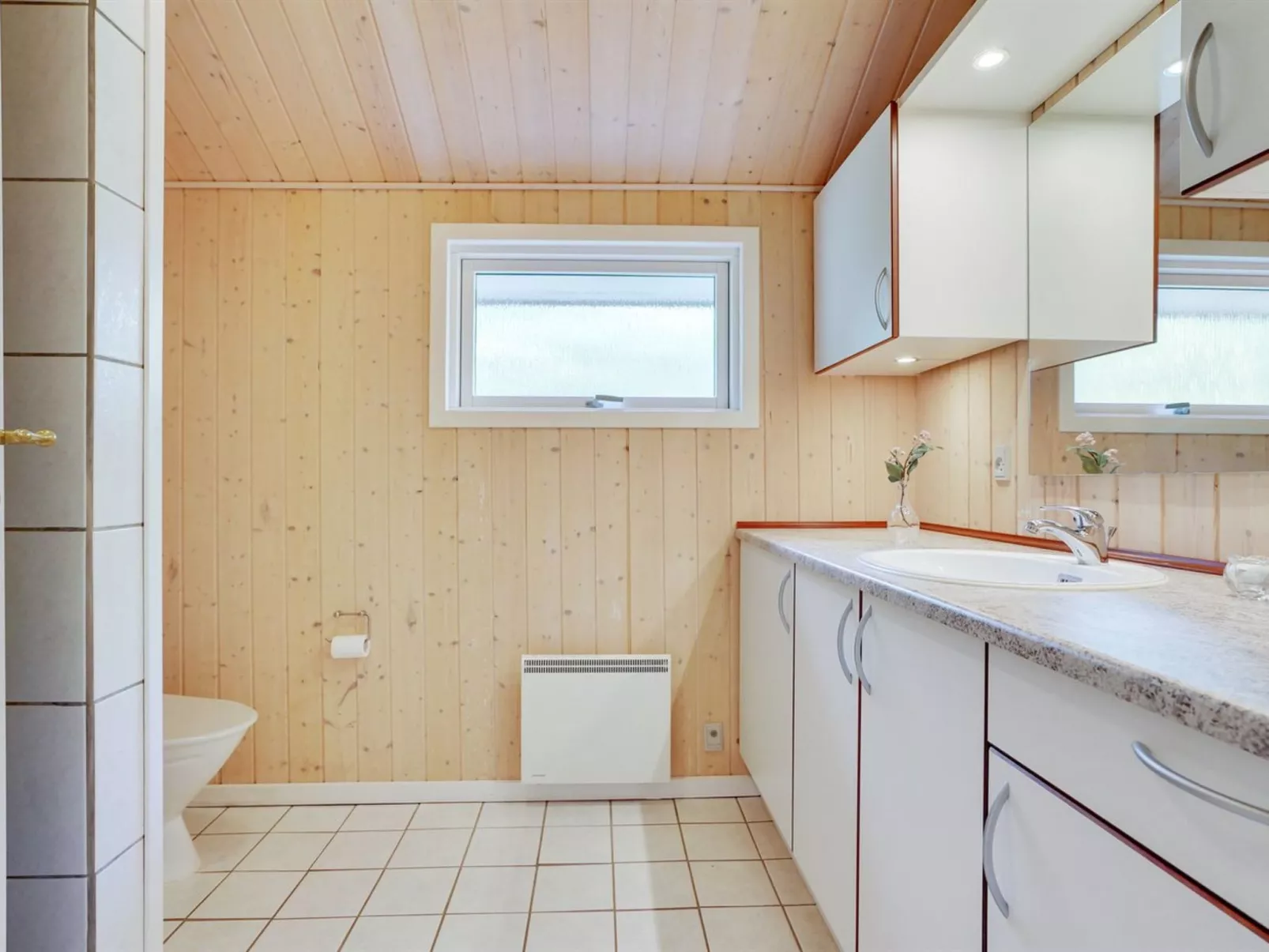 "Jussi" - 3.5km from the sea-Inside