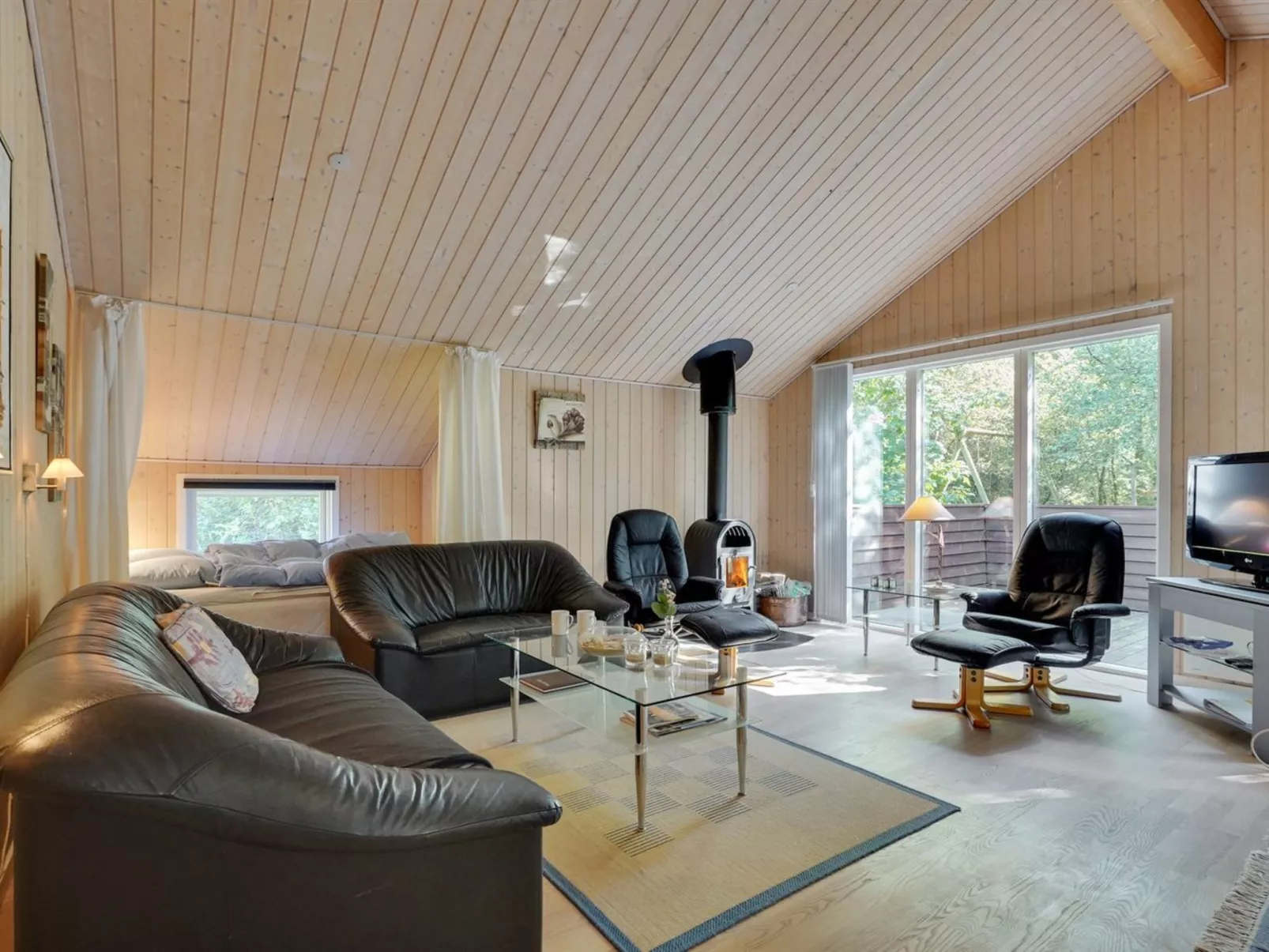 "Jussi" - 3.5km from the sea-Inside
