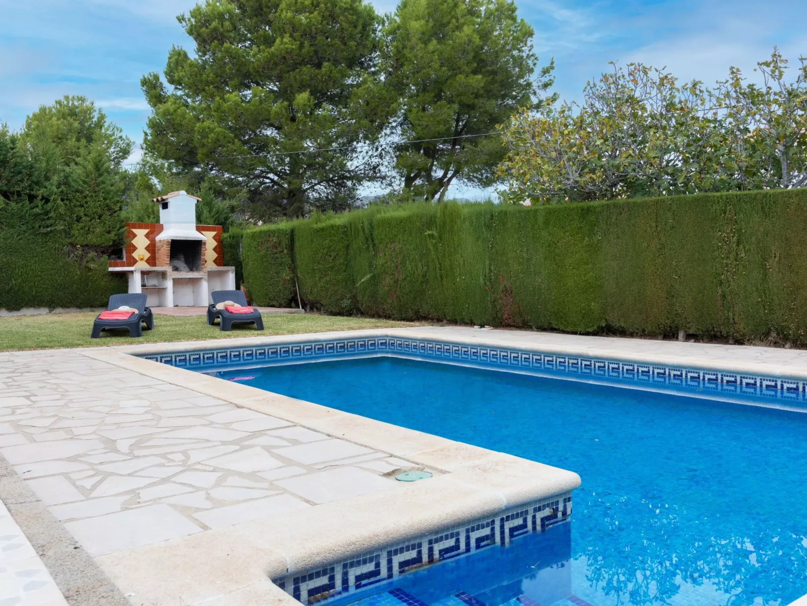 Villa Tello-Outside