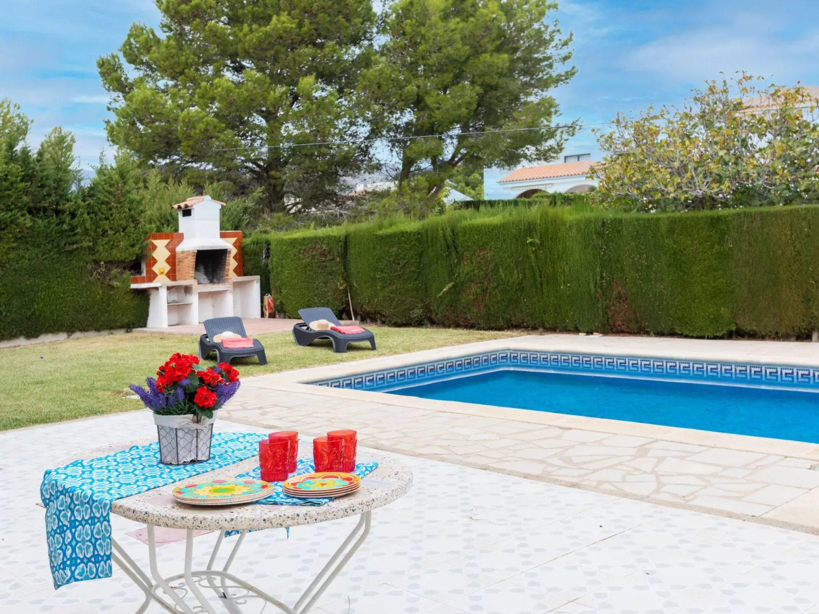 Villa Tello-Outside