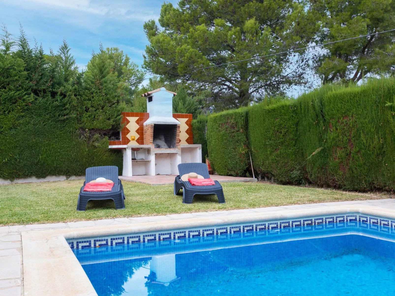 Villa Tello-Outside