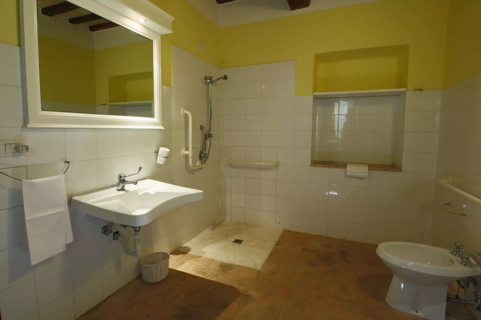 Ginestrilo-Bathroom