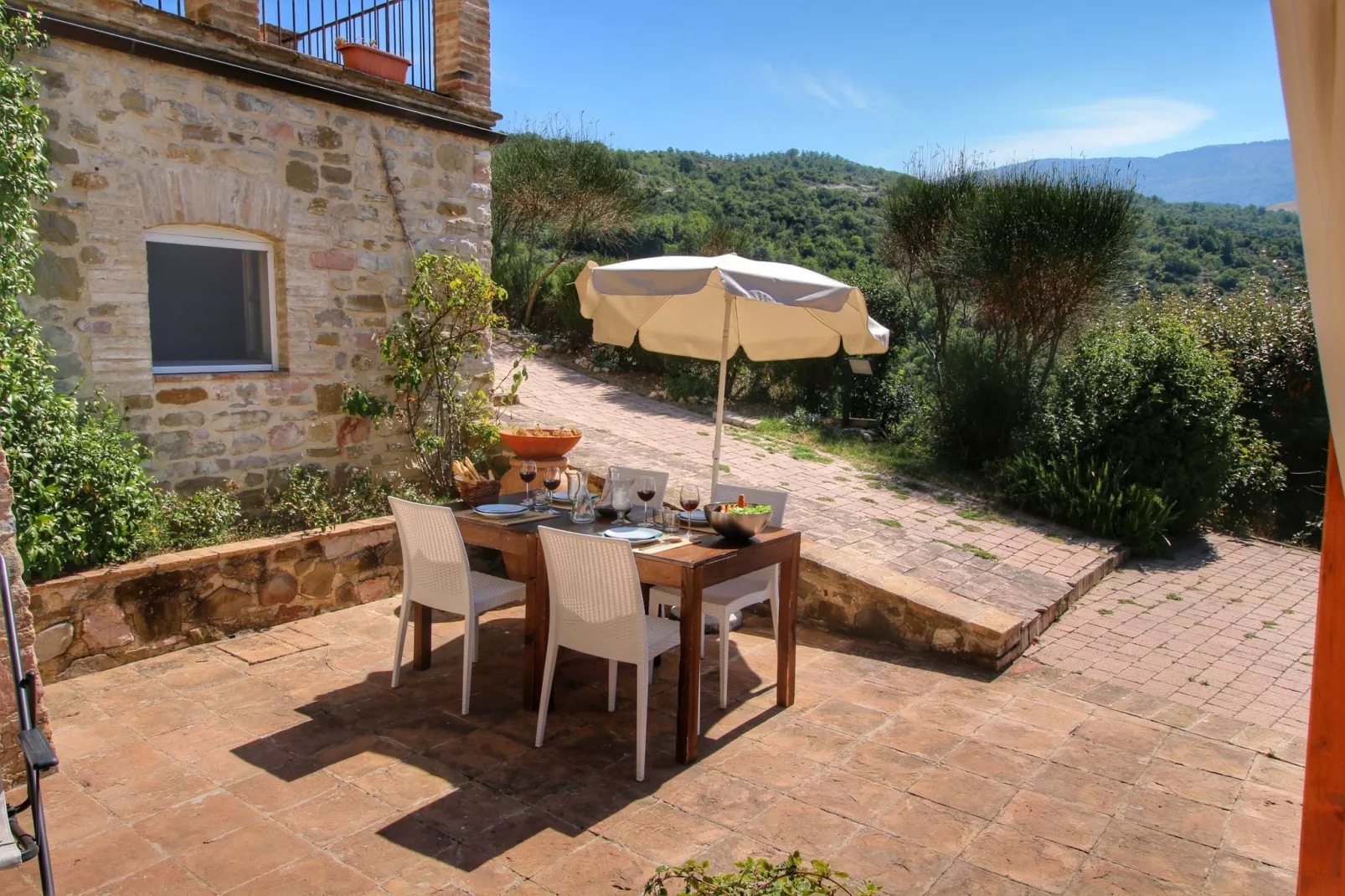 Ginestrilo-Terrace balcony