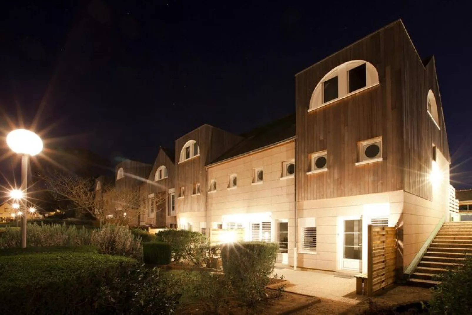 Holiday complex  Golfe du Morbihan Larmor-Baden // Apt 2 pcs 4 pers et 1 bébé 2 salles d'eau REZ DE CHAUSSÉE-Exterior summer