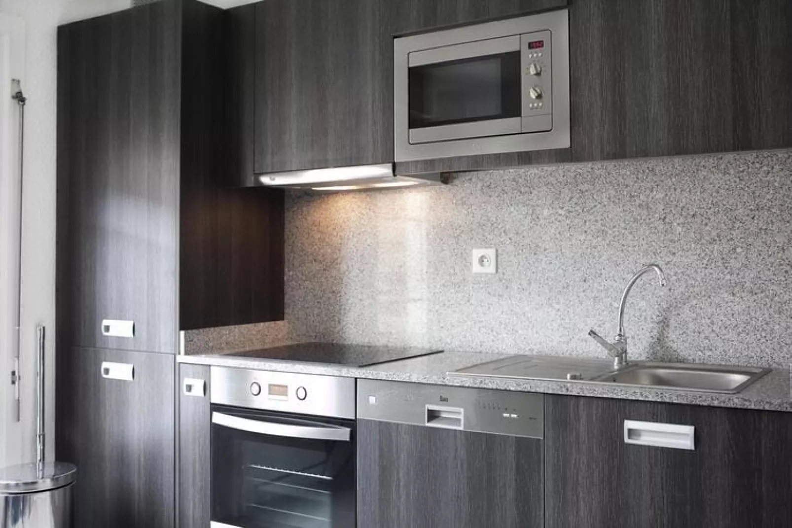 Holiday complex  Golfe du Morbihan Larmor-Baden // Apt 2 pcs 4 pers et 1 bébé 2 salles d'eau REZ DE CHAUSSÉE-Kitchen