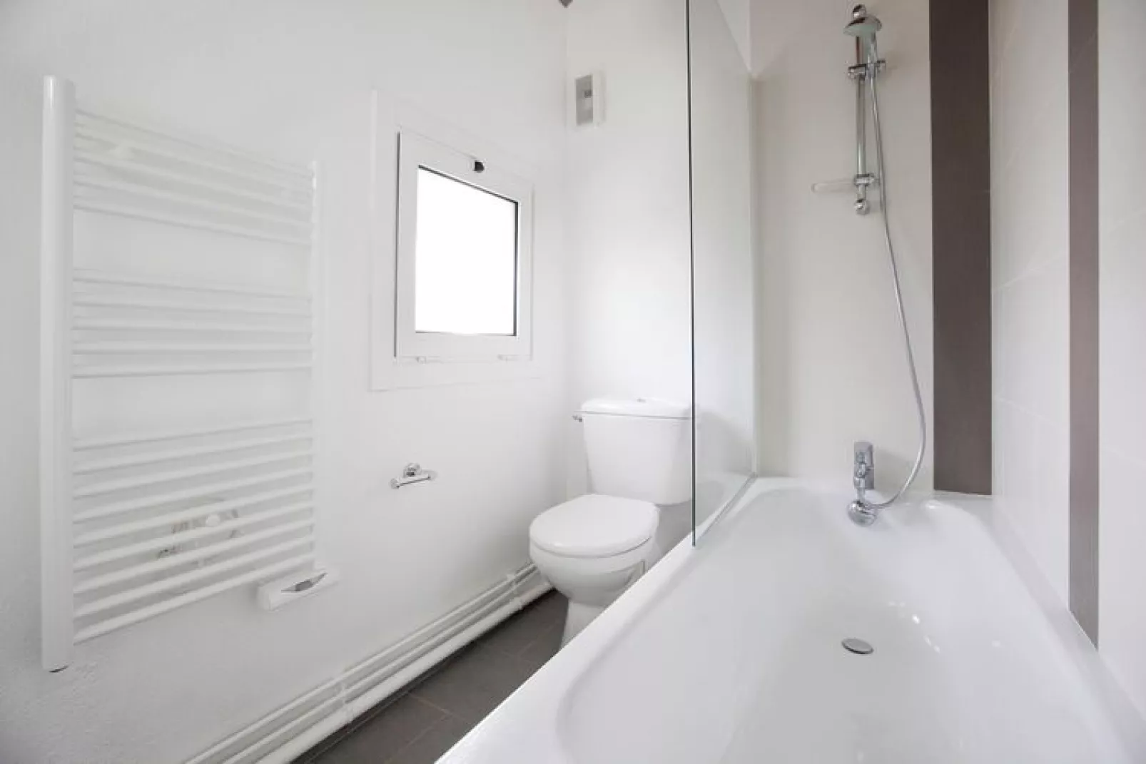 Holiday complex  Golfe du Morbihan Larmor-Baden // Apt 2 pcs 4 pers et 1 bébé 2 salles d'eau REZ DE CHAUSSÉE-Bathroom