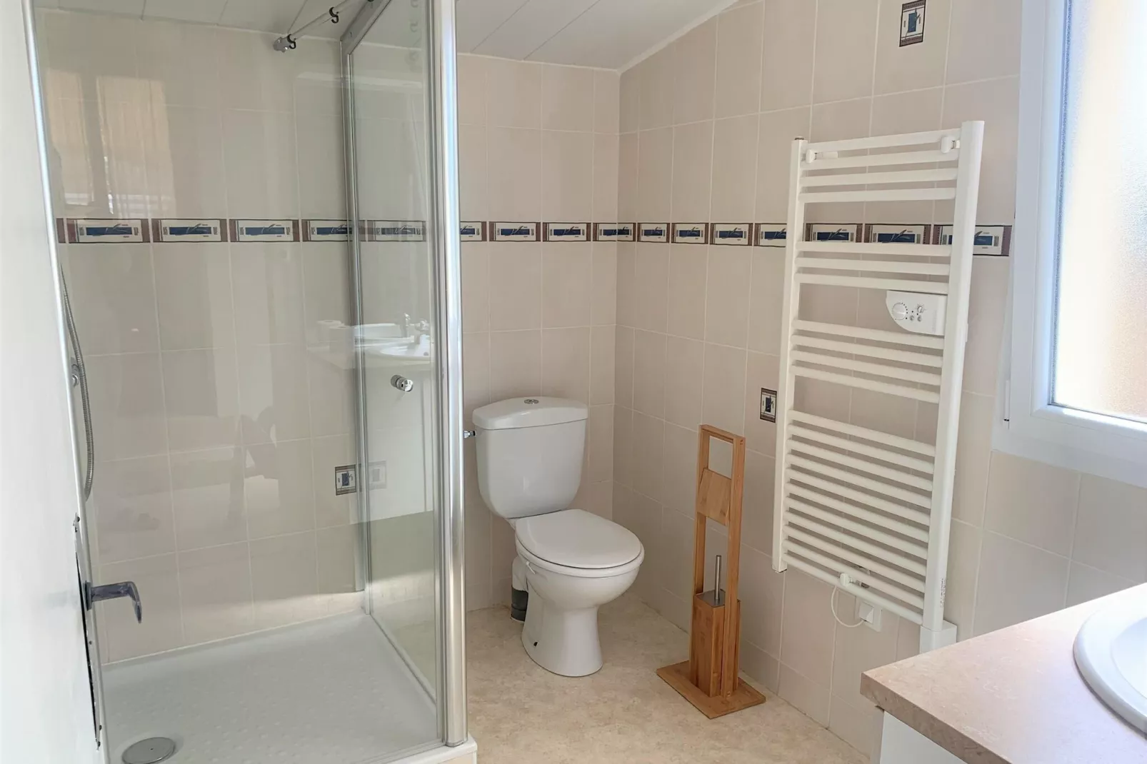 Holiday home St Gildas-de-Rhuys-Salle de bain
