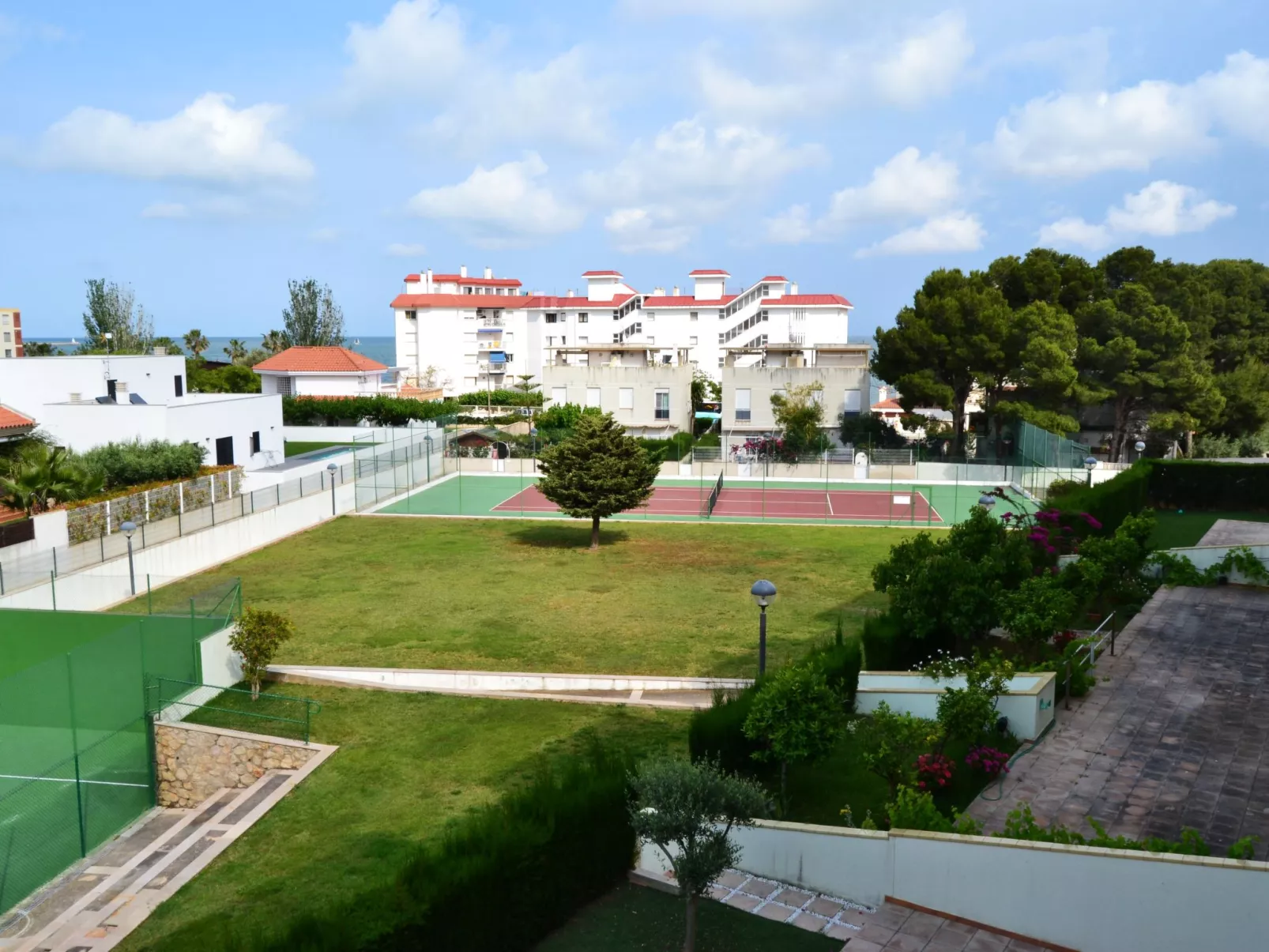 Pasarela-Outside