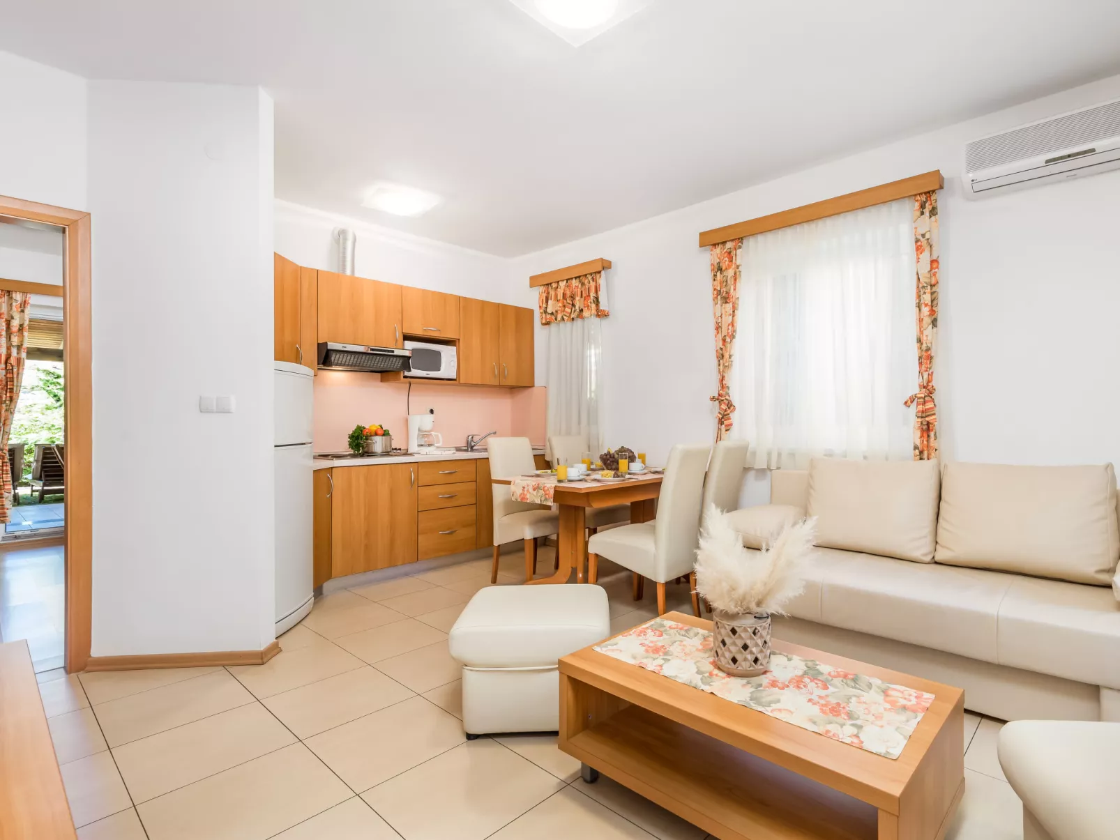 Mihaela 2-Inside