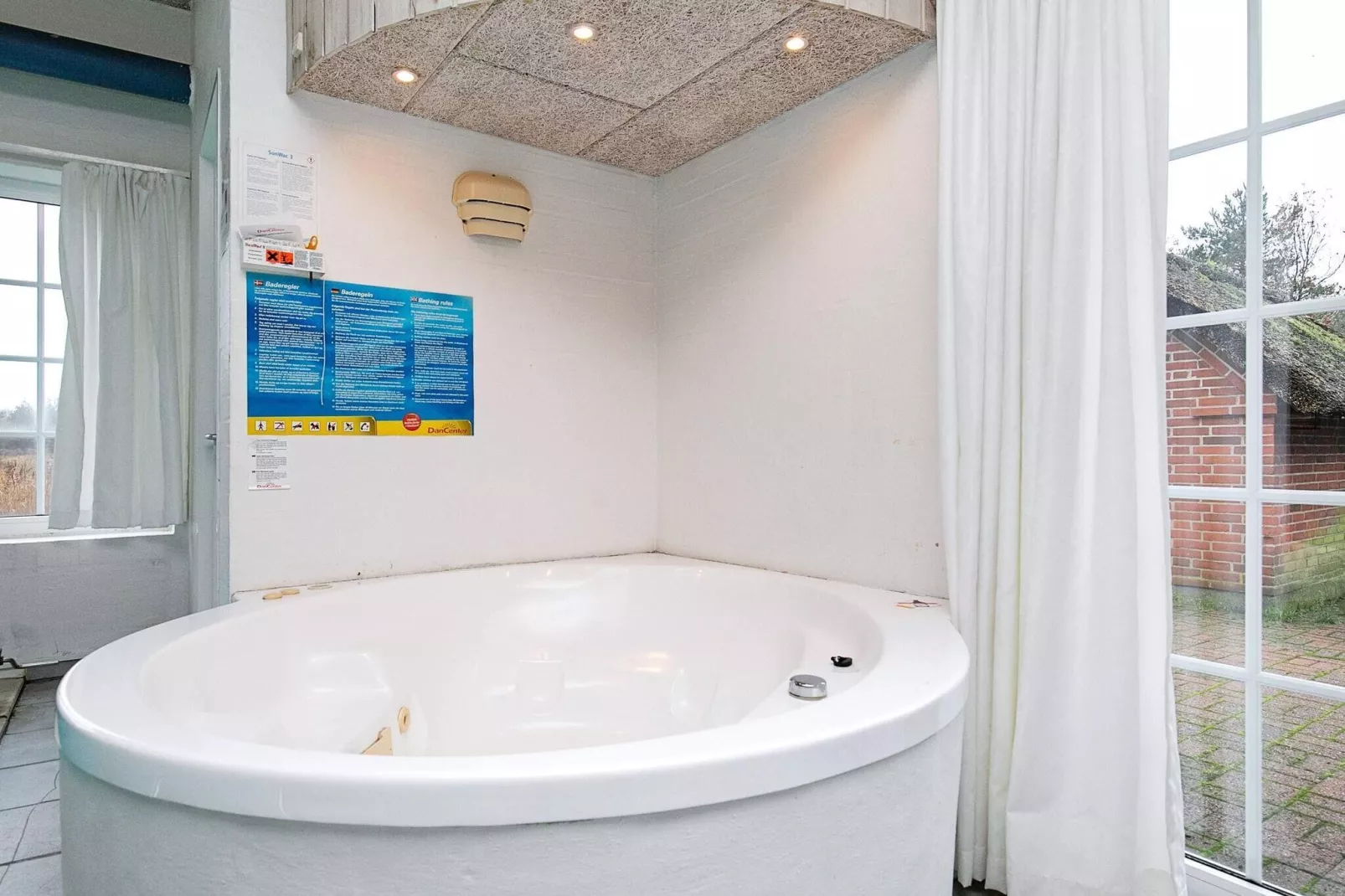 10 person holiday home in Ulfborg-By Traum-Spa