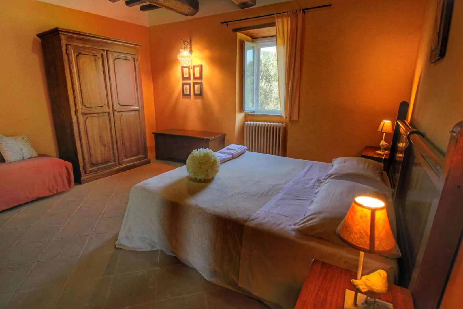 Calendula-Bedroom