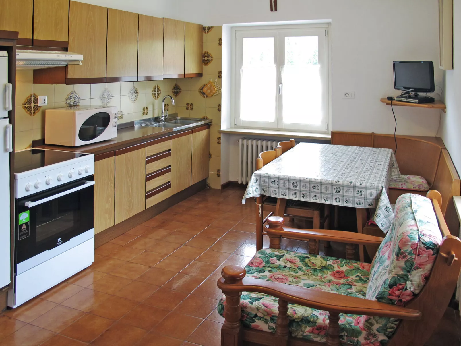 Pederiva (SOF740)-Inside