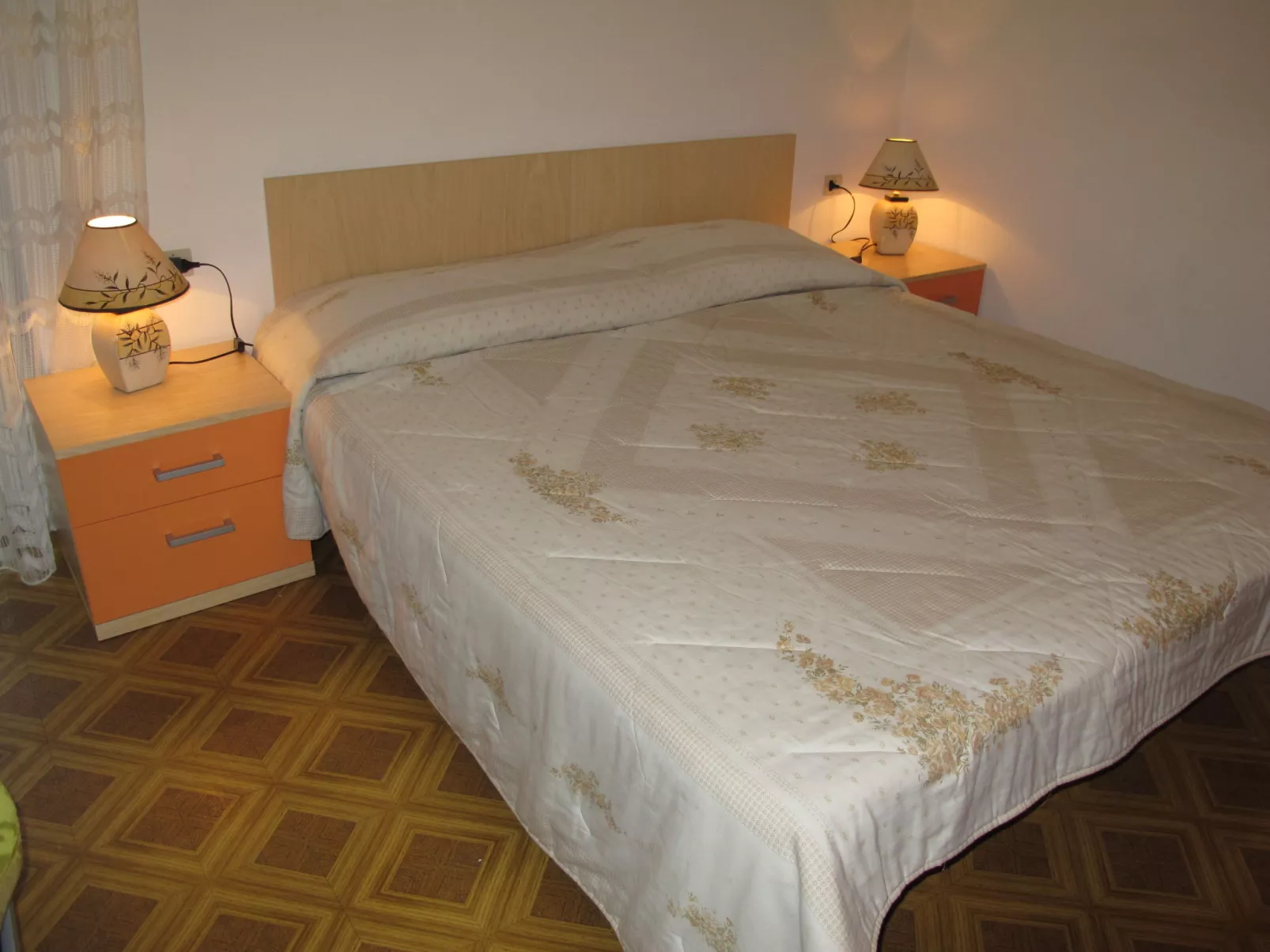 Pederiva (SOF740)-Inside