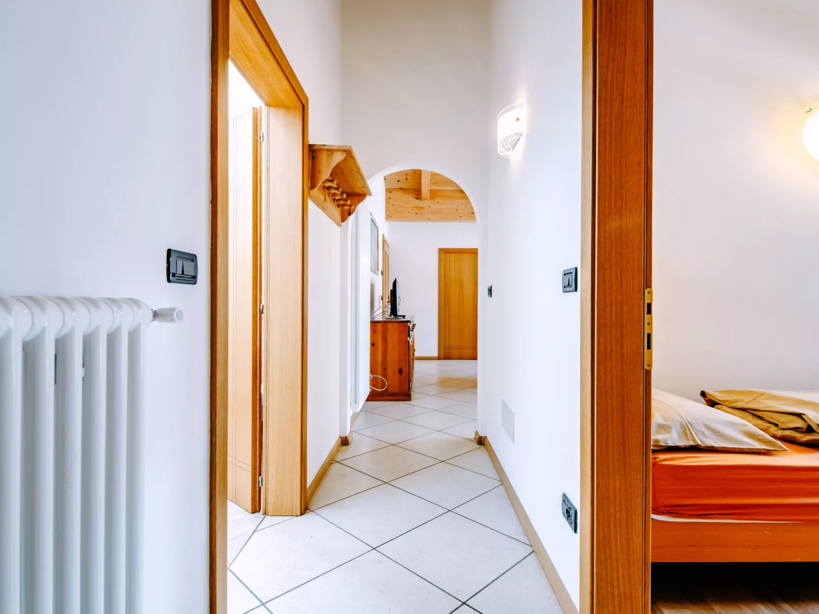 Pederiva (SOF743)-Inside