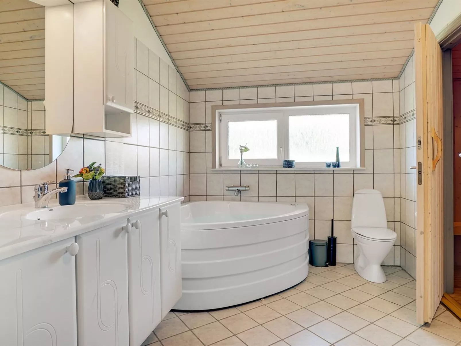 "Ivar" - 900m from the sea-Inside