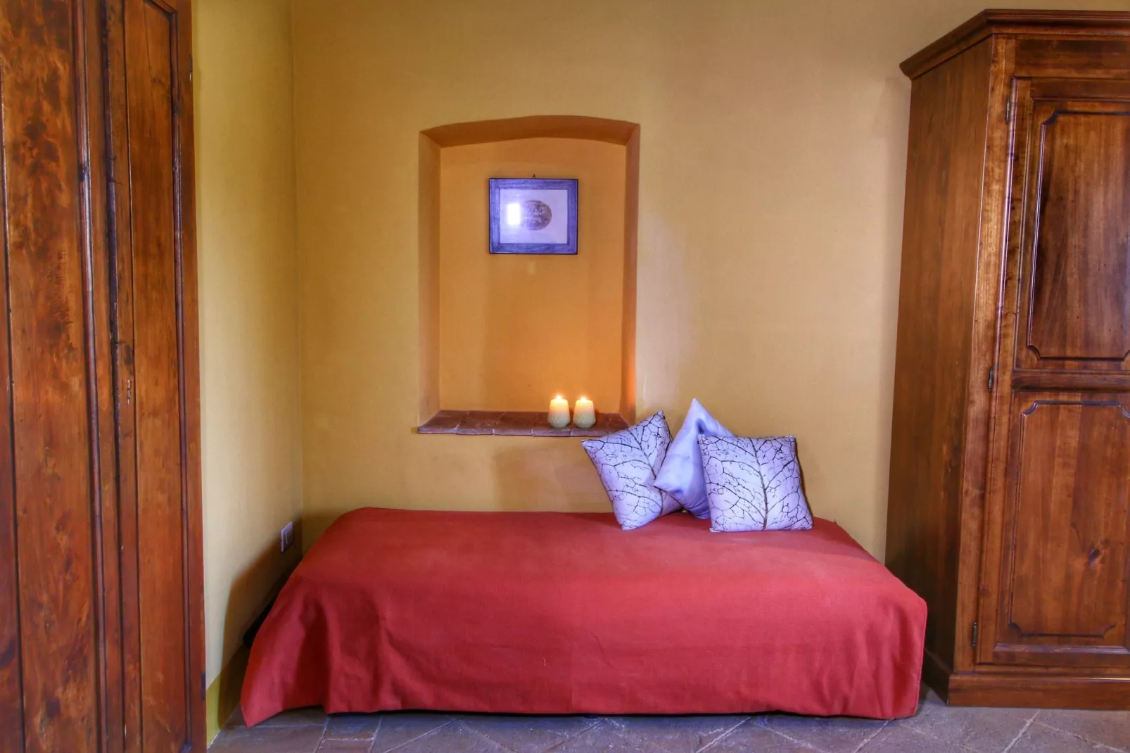 Calendula-Bedroom