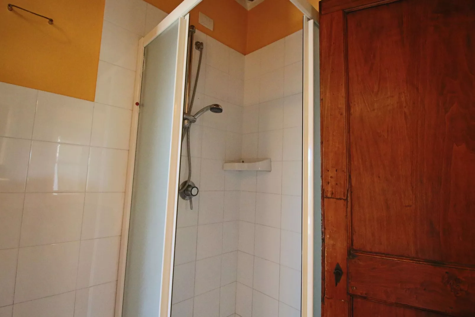 Calendula-Bathroom