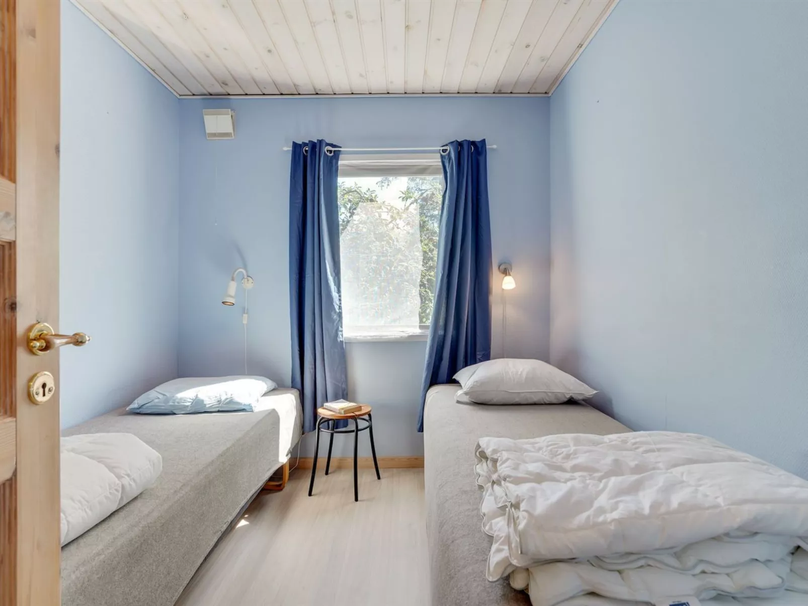 "Maelle" - 600m from the sea-Inside