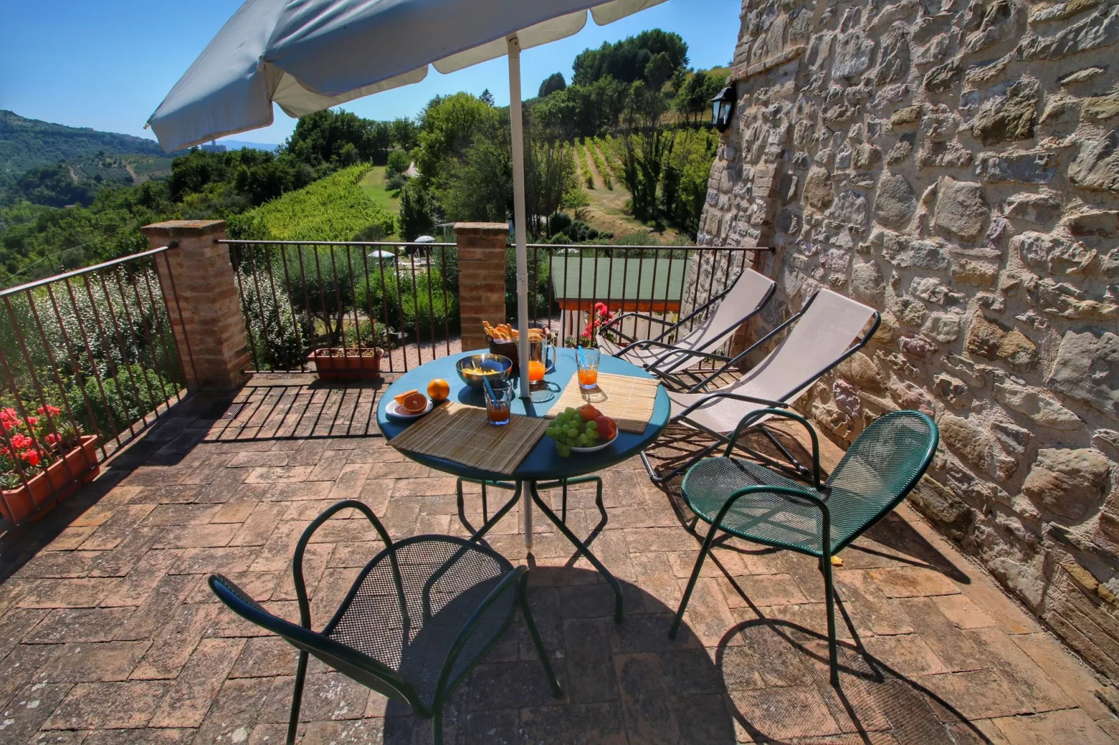 Calendula-Terrace balcony