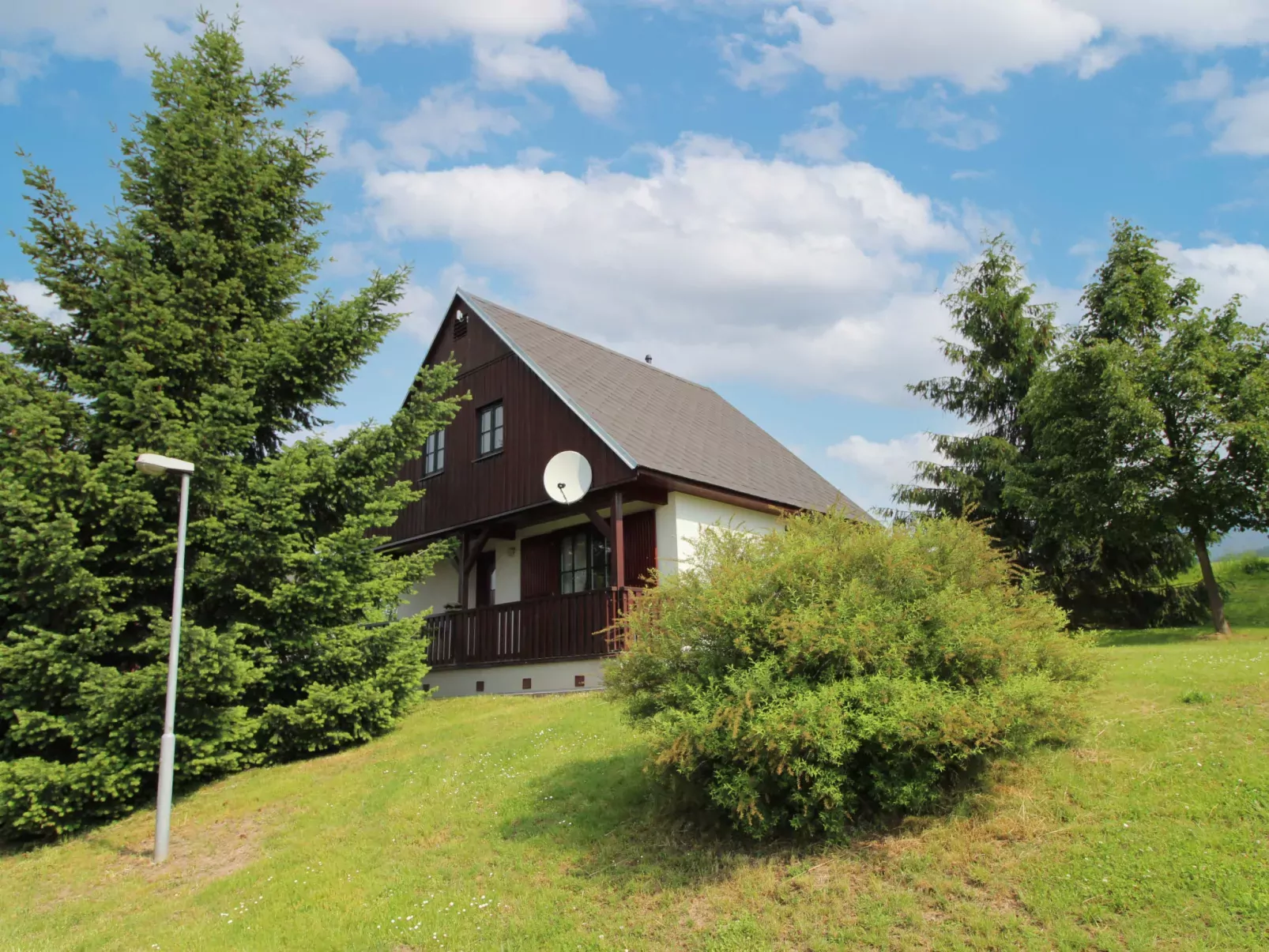 Holiday Hill 63-Draußen