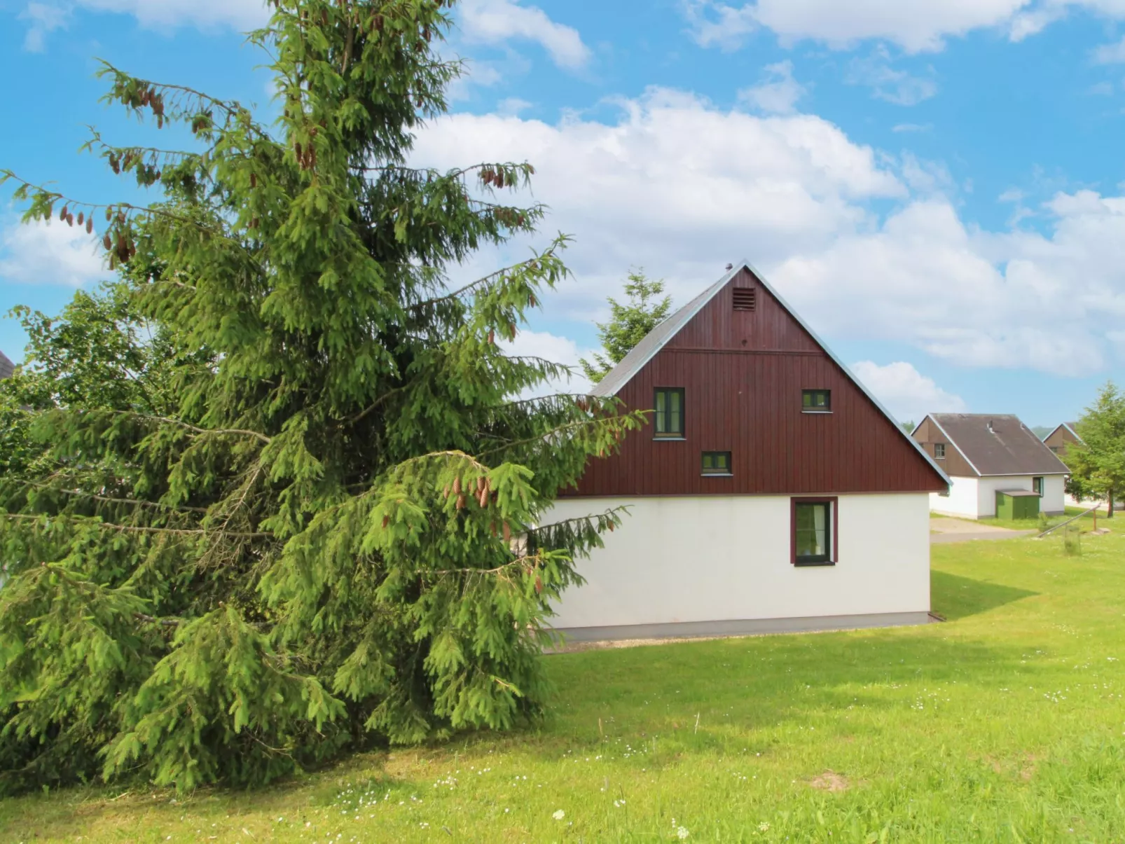 Holiday Hill 63-Draußen