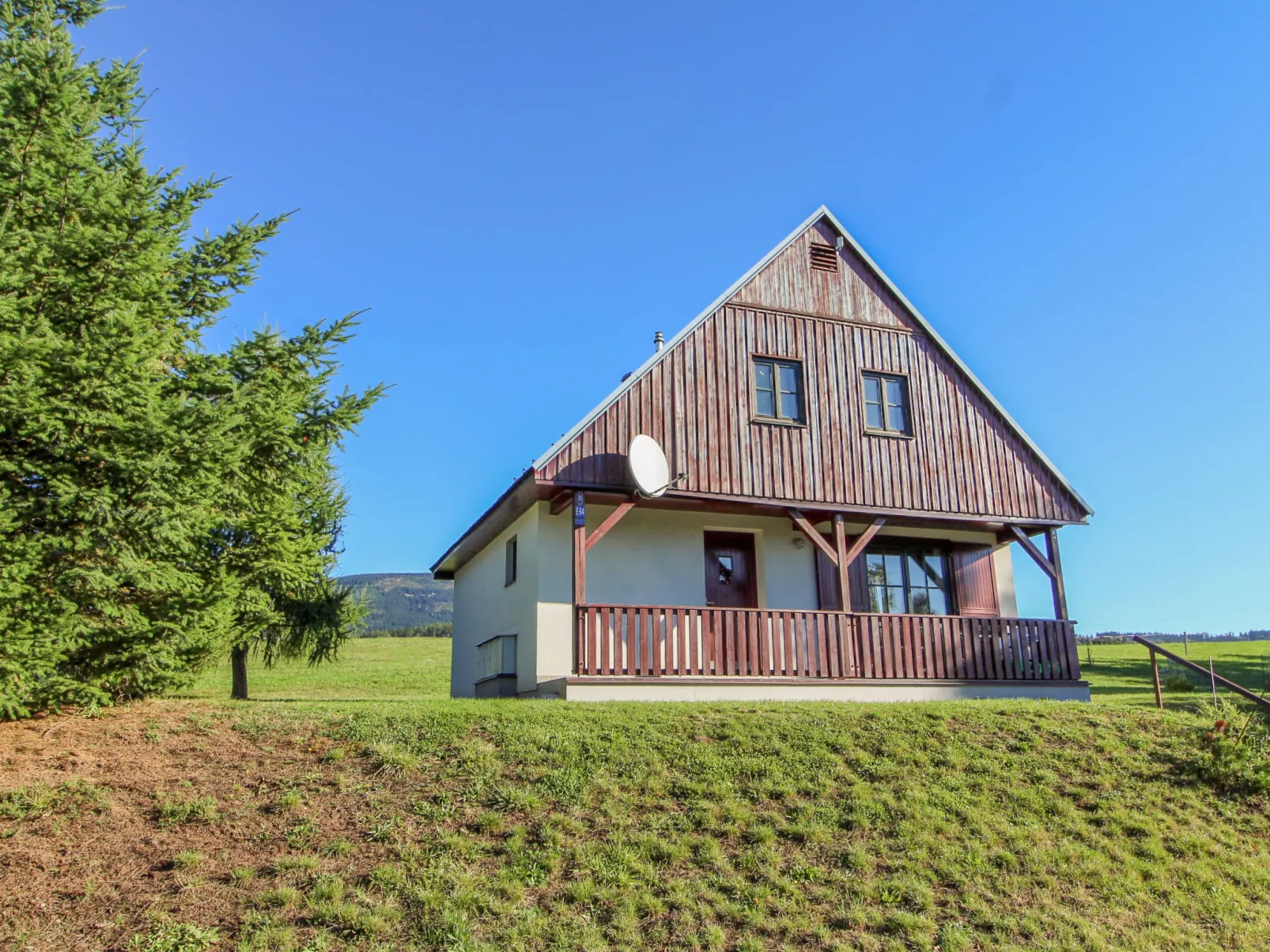 Holiday Hill 64-Draußen