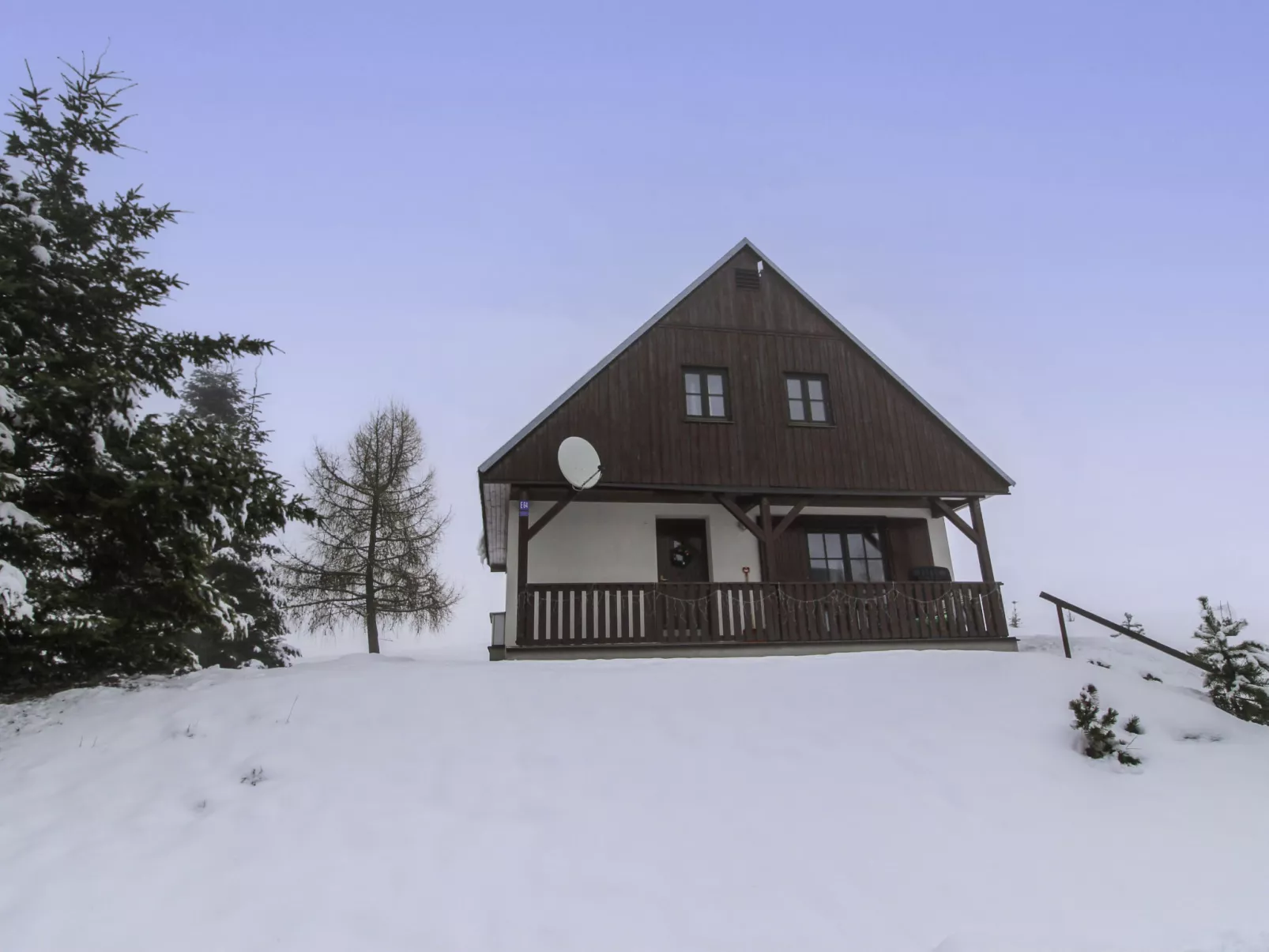 Holiday Hill 64-Draußen