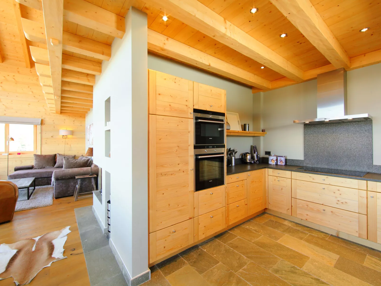 Chalet Jadi-Drinnen