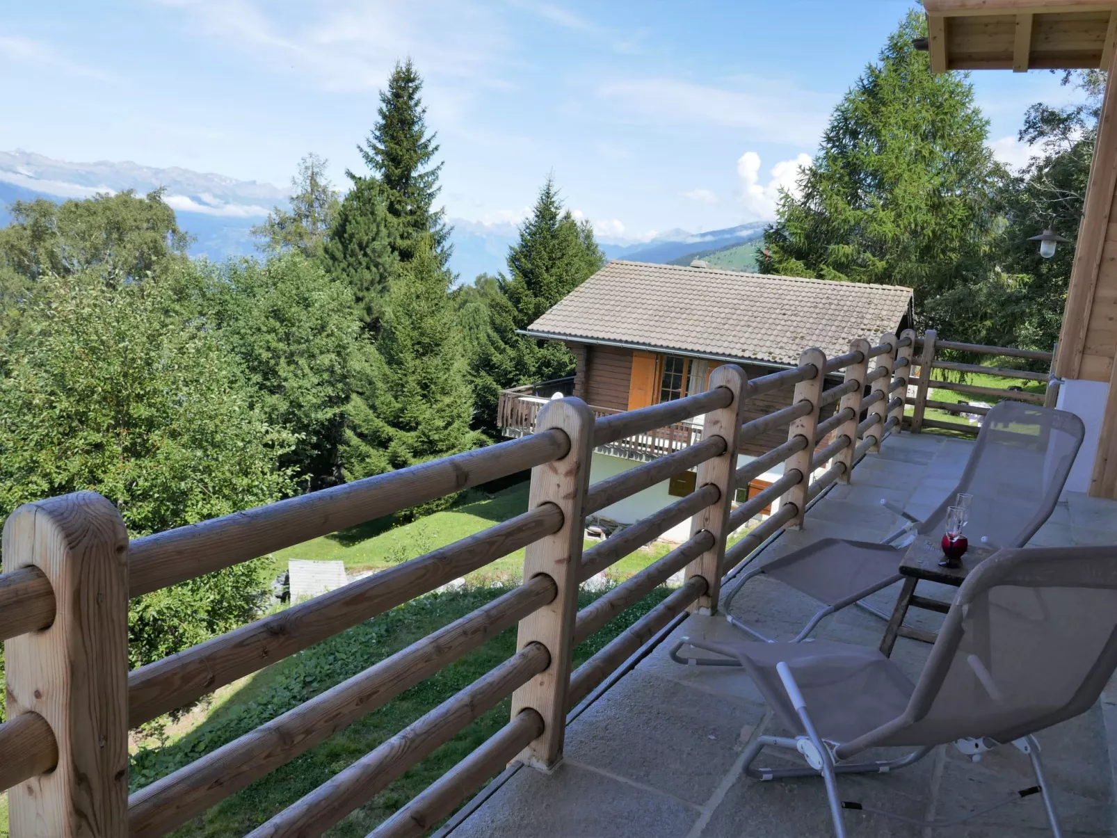 Chalet Jadi-Draußen
