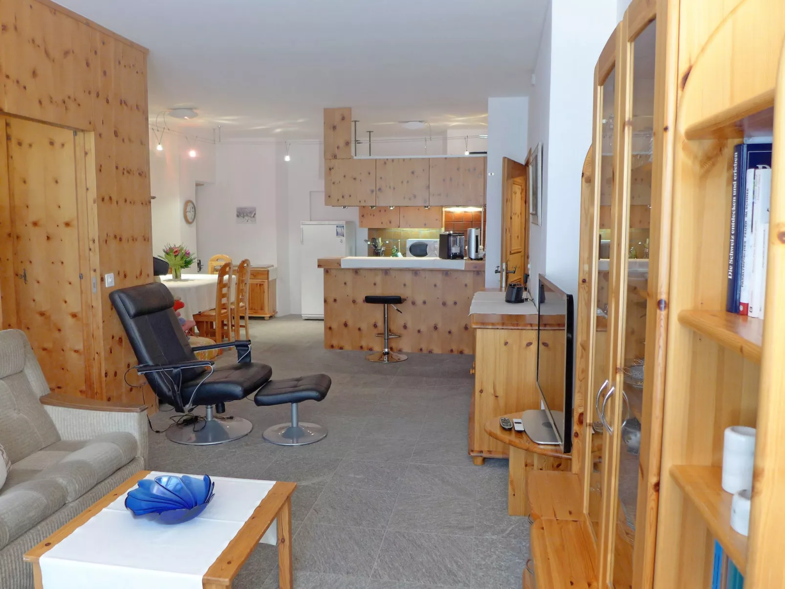 Chesa Cromer-Inside