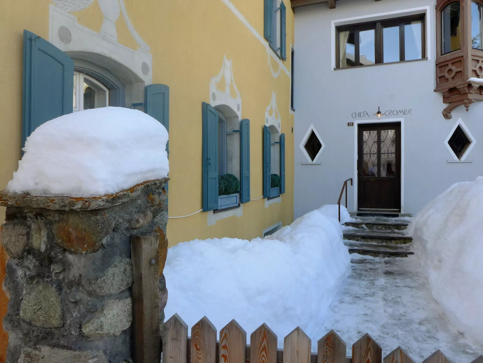 Chesa Cromer-Outside