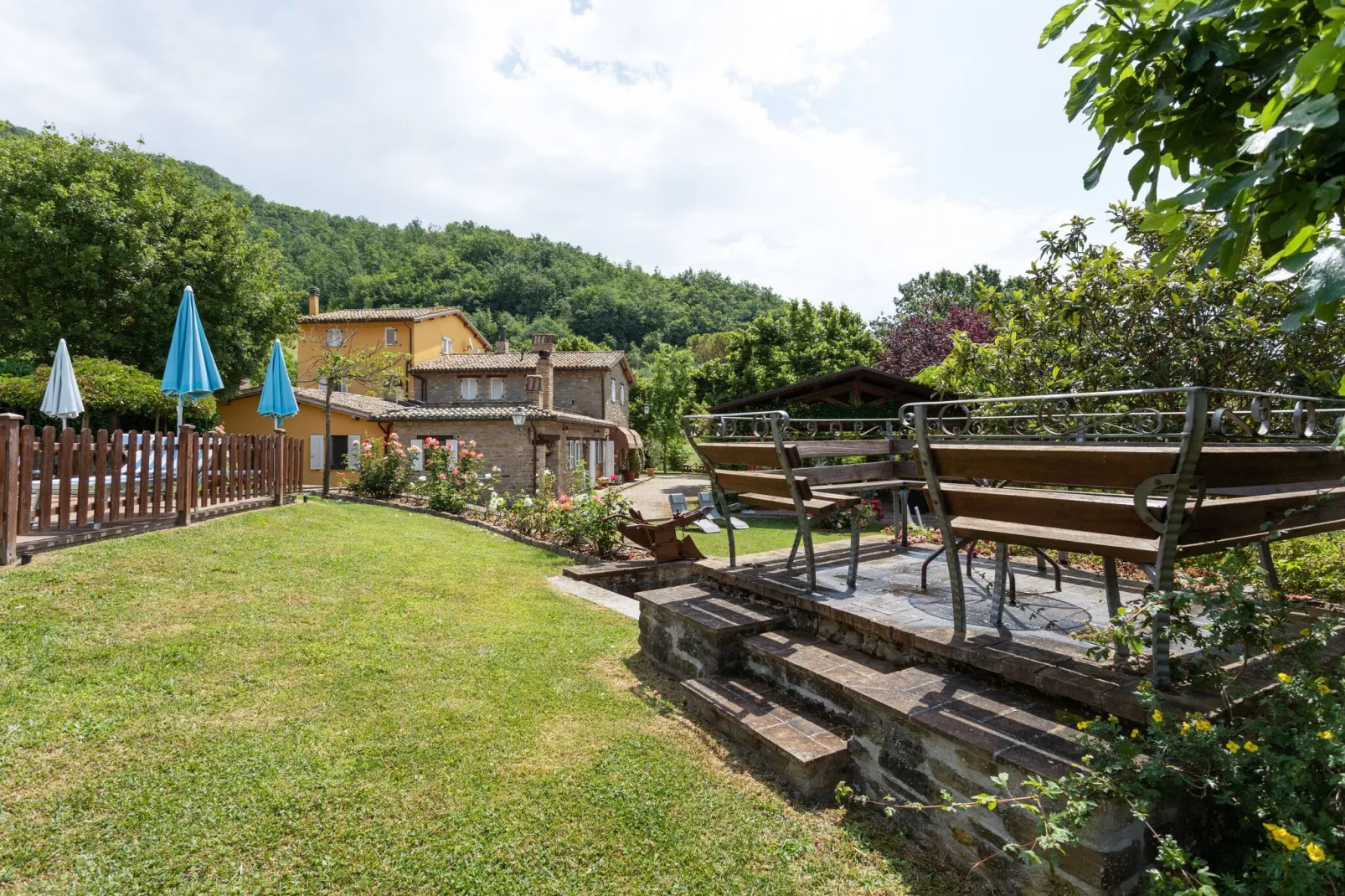 Agriturismo Paradiso Paola-Gardens summer