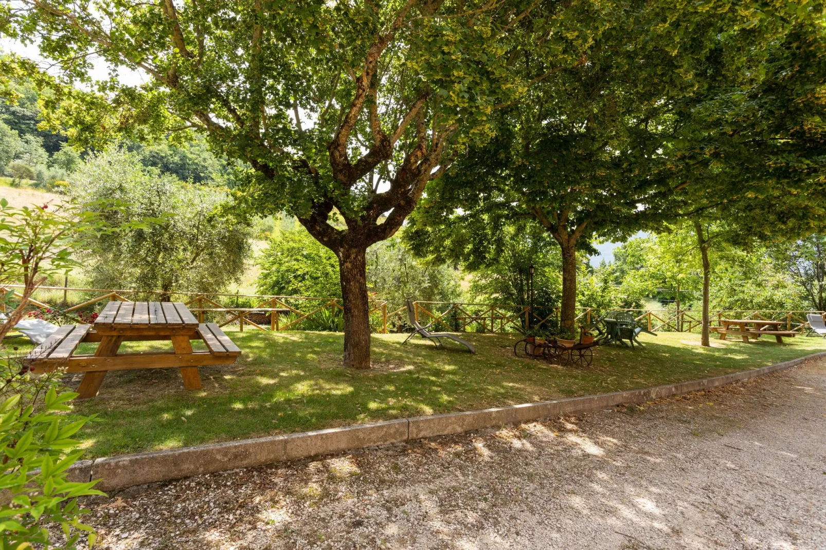 Agriturismo Paradiso Paola-Gardens summer