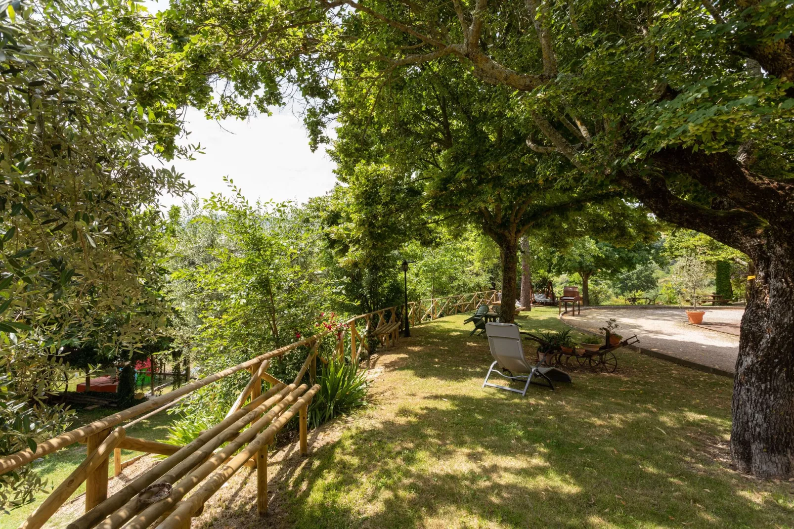 Agriturismo Paradiso Paola-Gardens summer