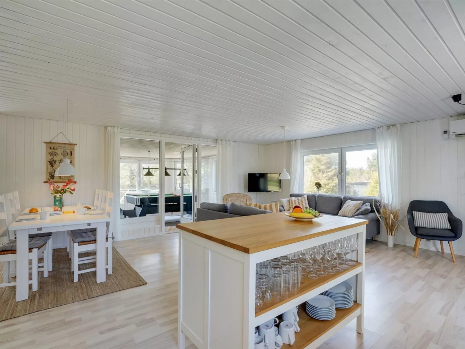 "Styrmer" - 1.2km from the sea-Inside