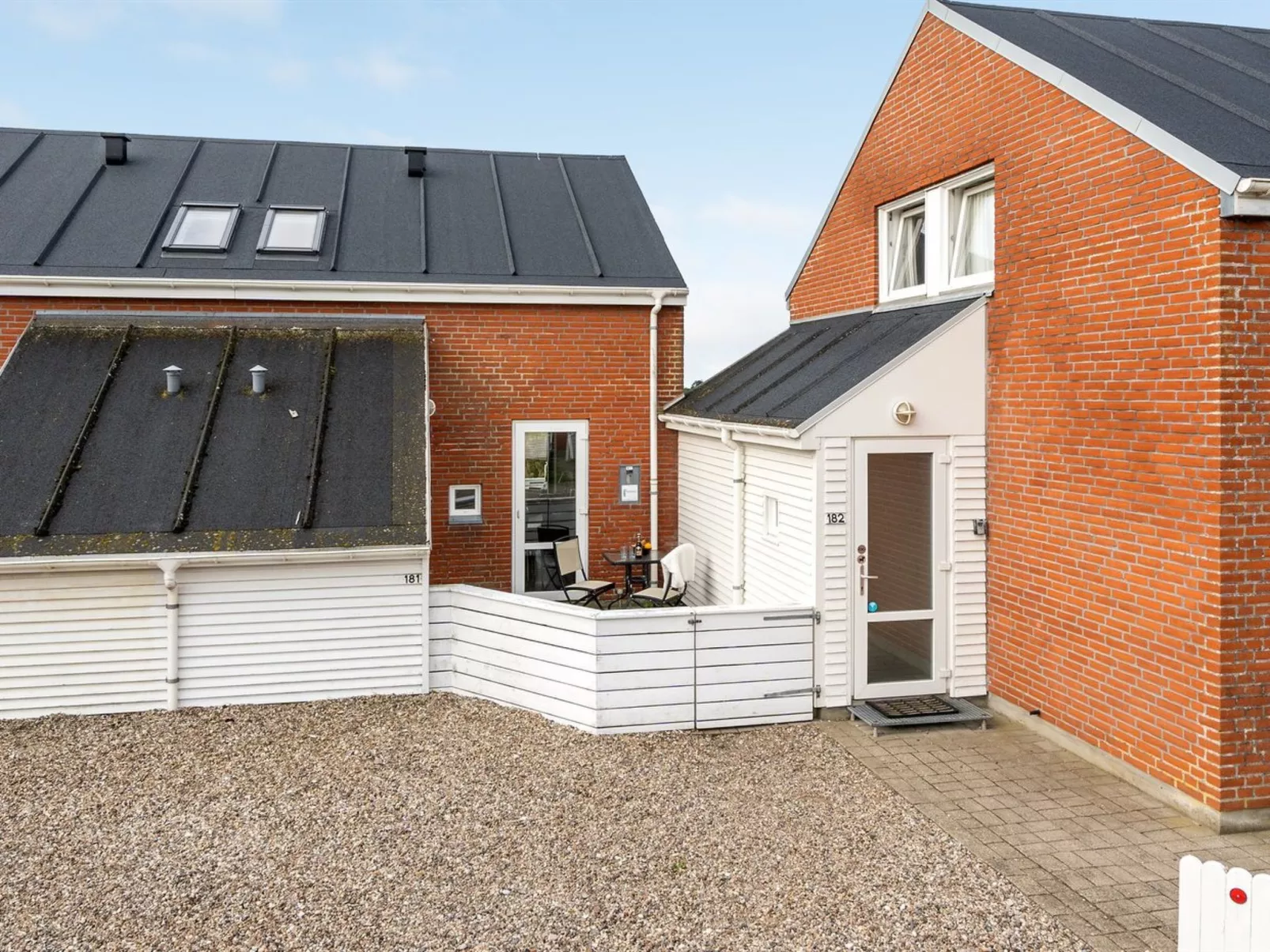 "Hugo" - 2.5km from the sea-Outside