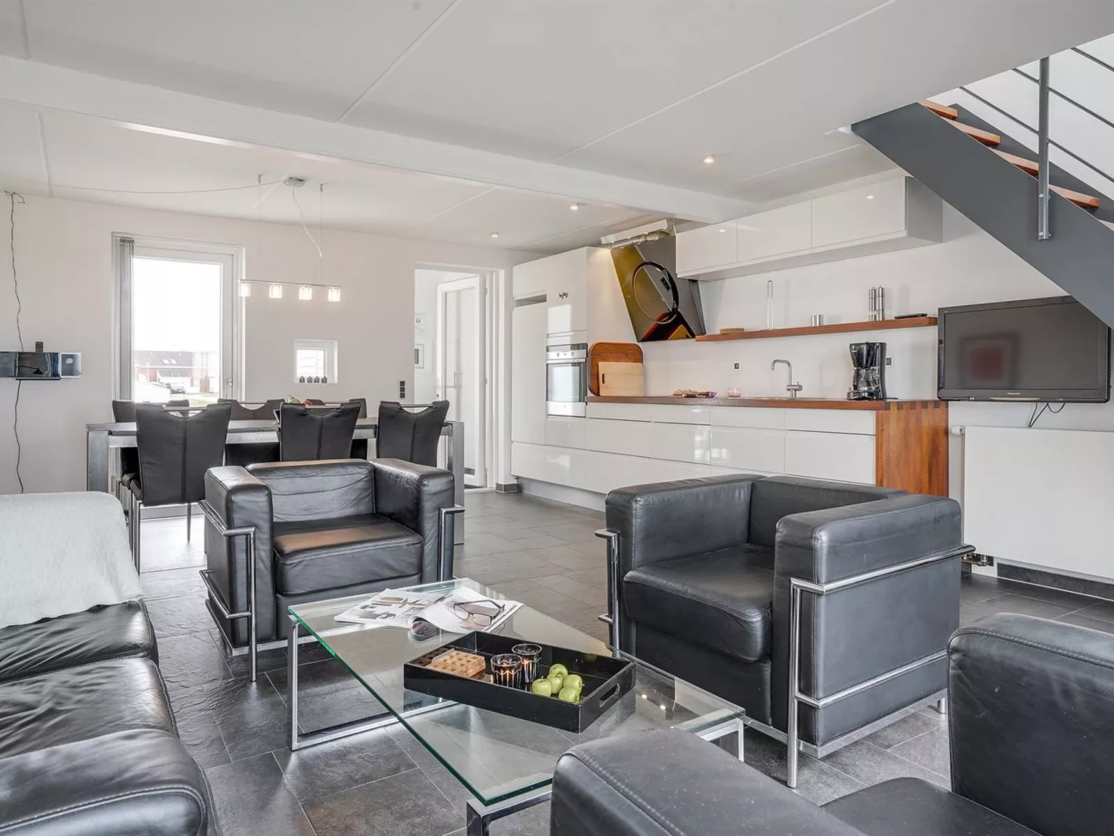 "Hugo" - 2.5km from the sea-Inside