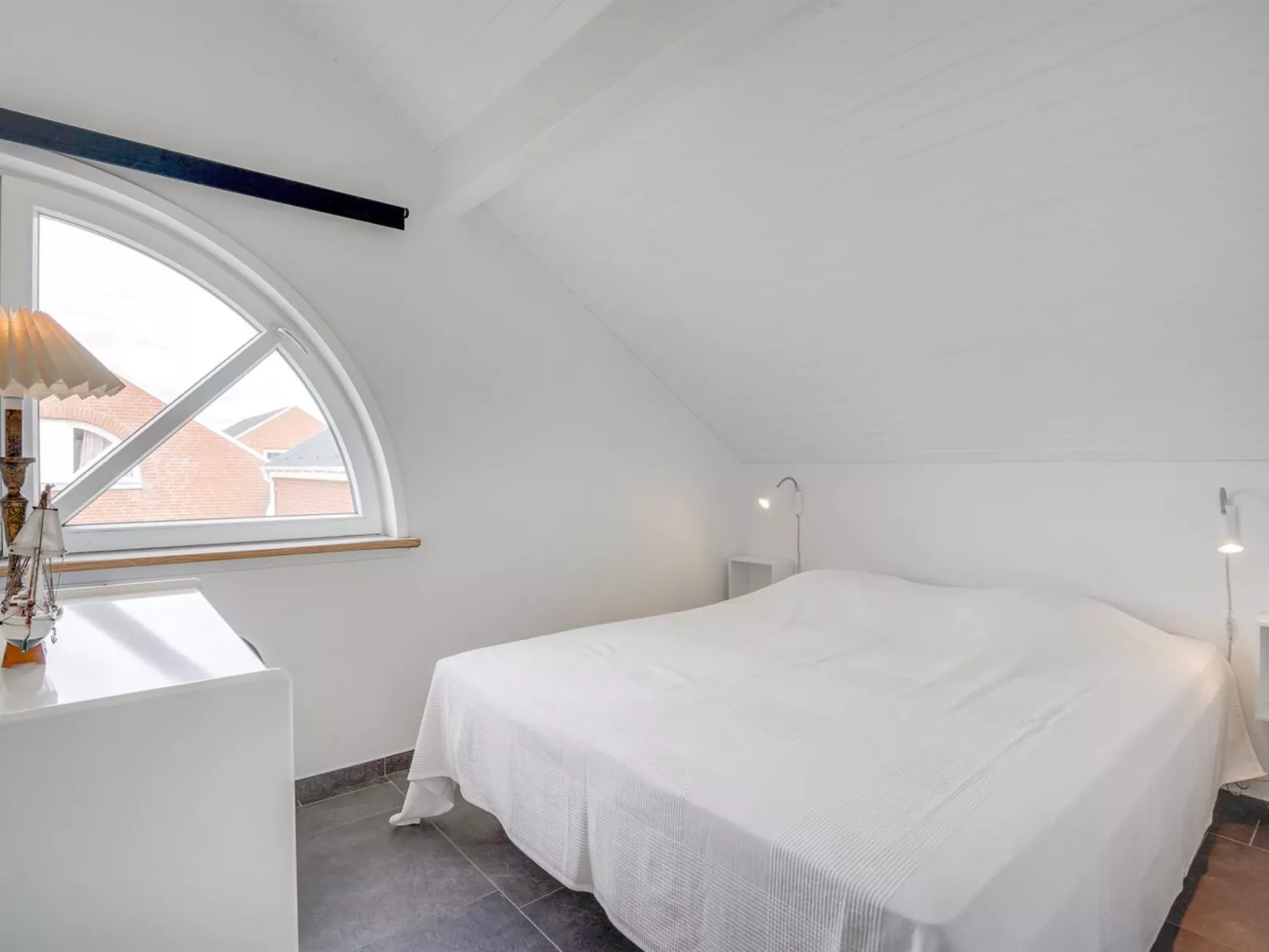 "Hugo" - 2.5km from the sea-Inside