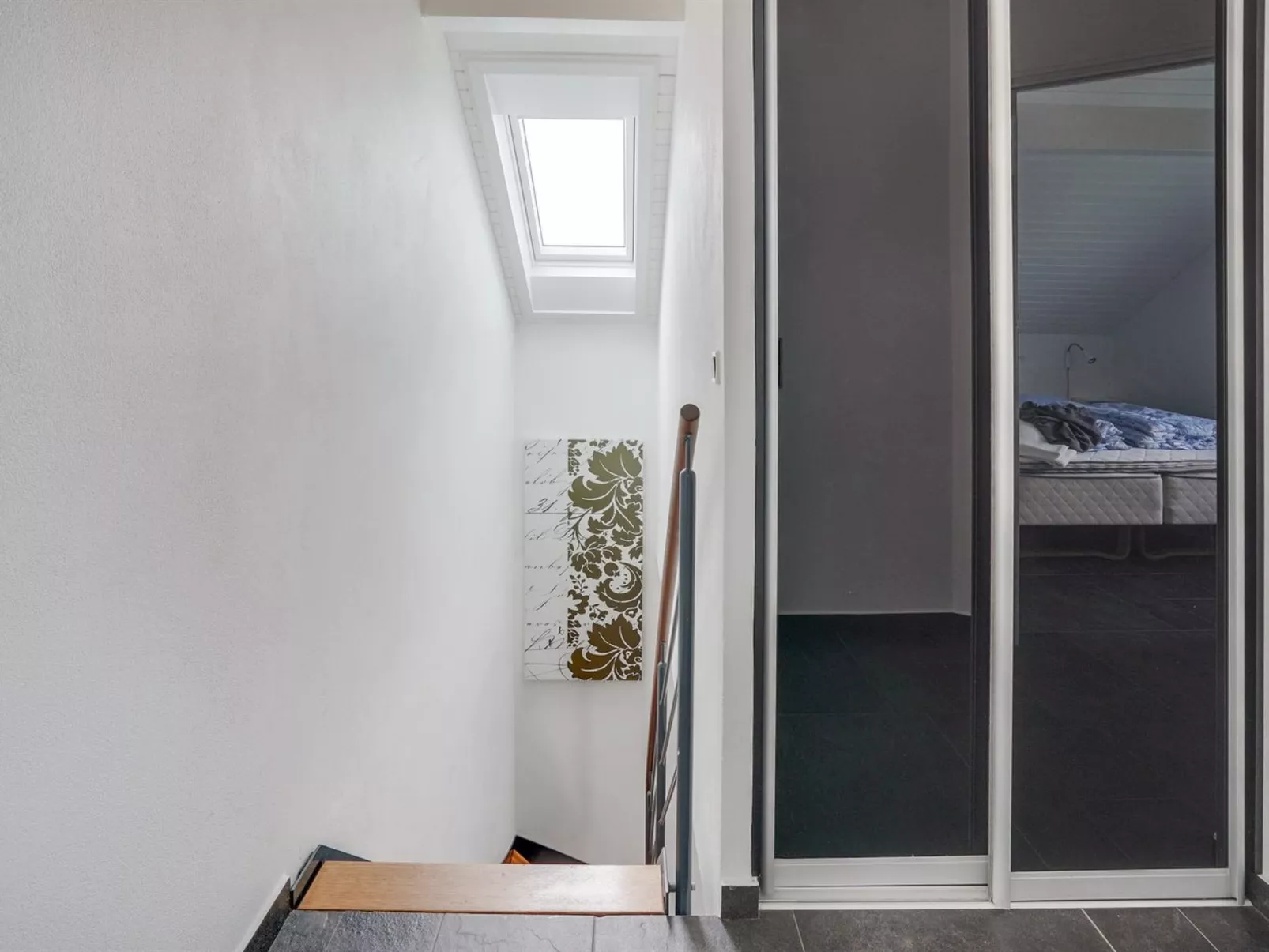 "Hugo" - 2.5km from the sea-Inside