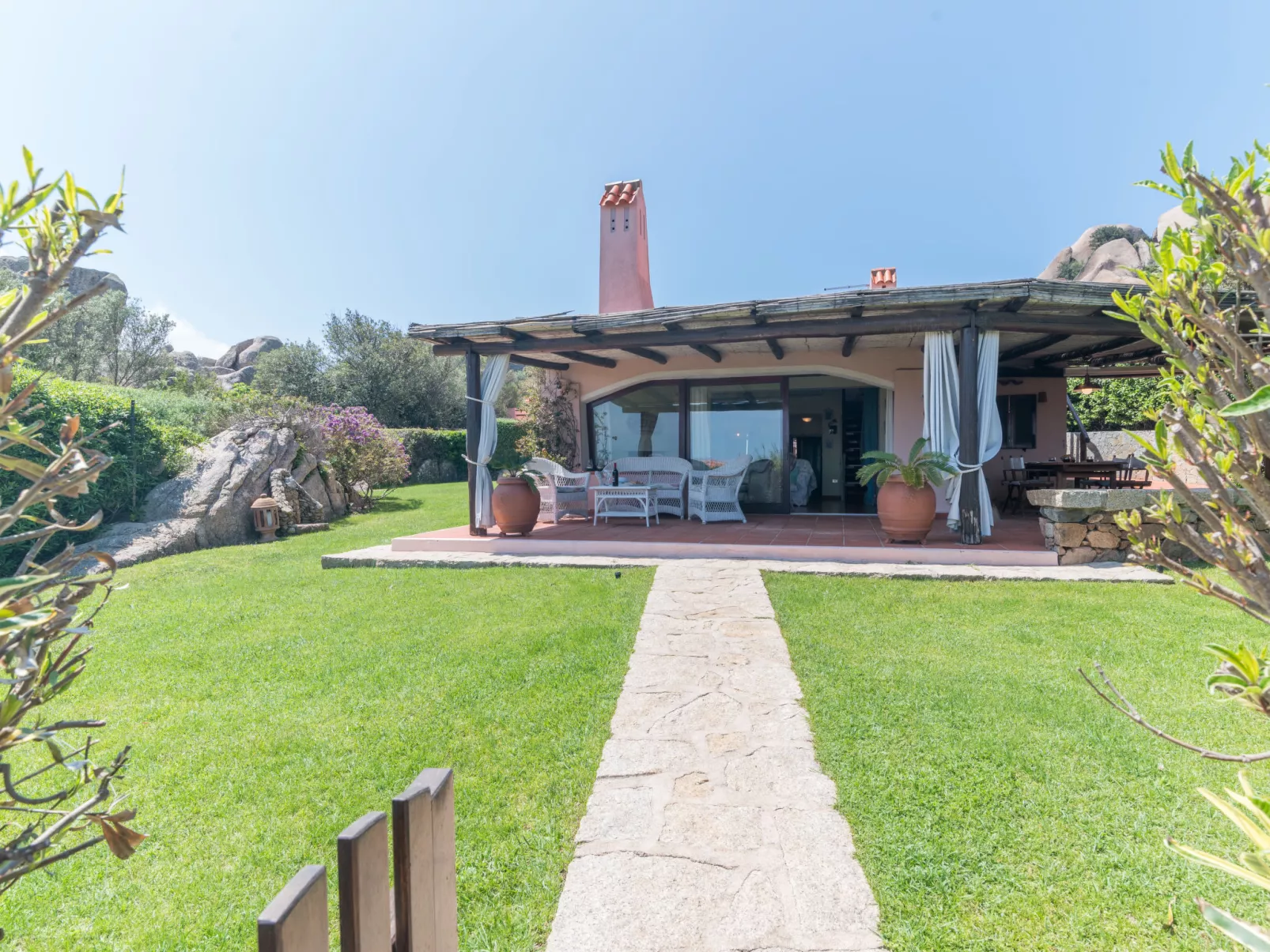 Le Rocce (PAU219)-Outside