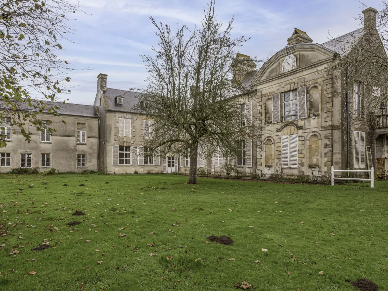 Maison Sainte Claire-Outside