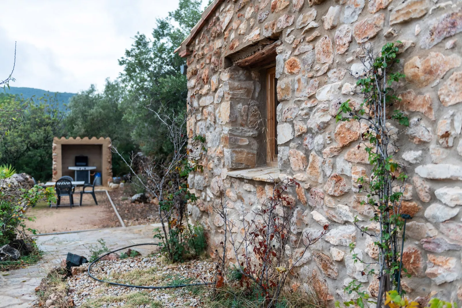 Masia Vinaixa - Exterior in summer