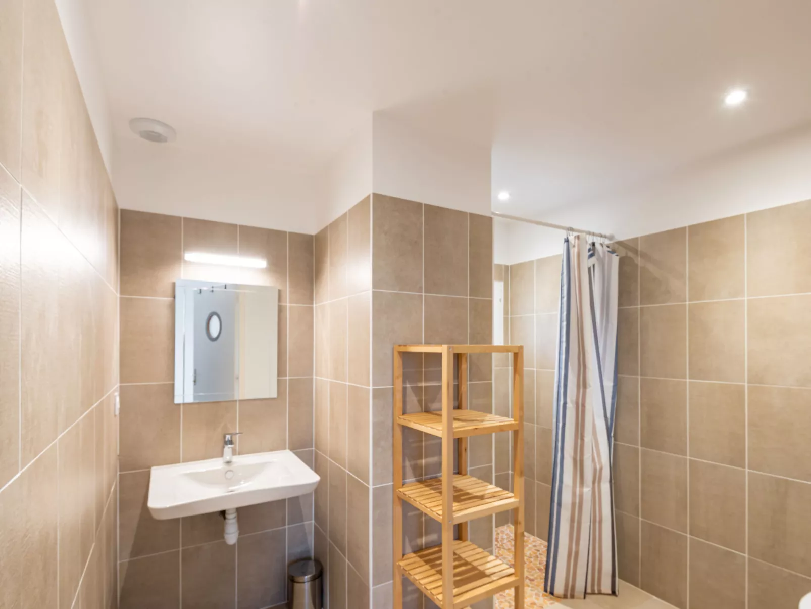 Maison Sainte Claire-Inside