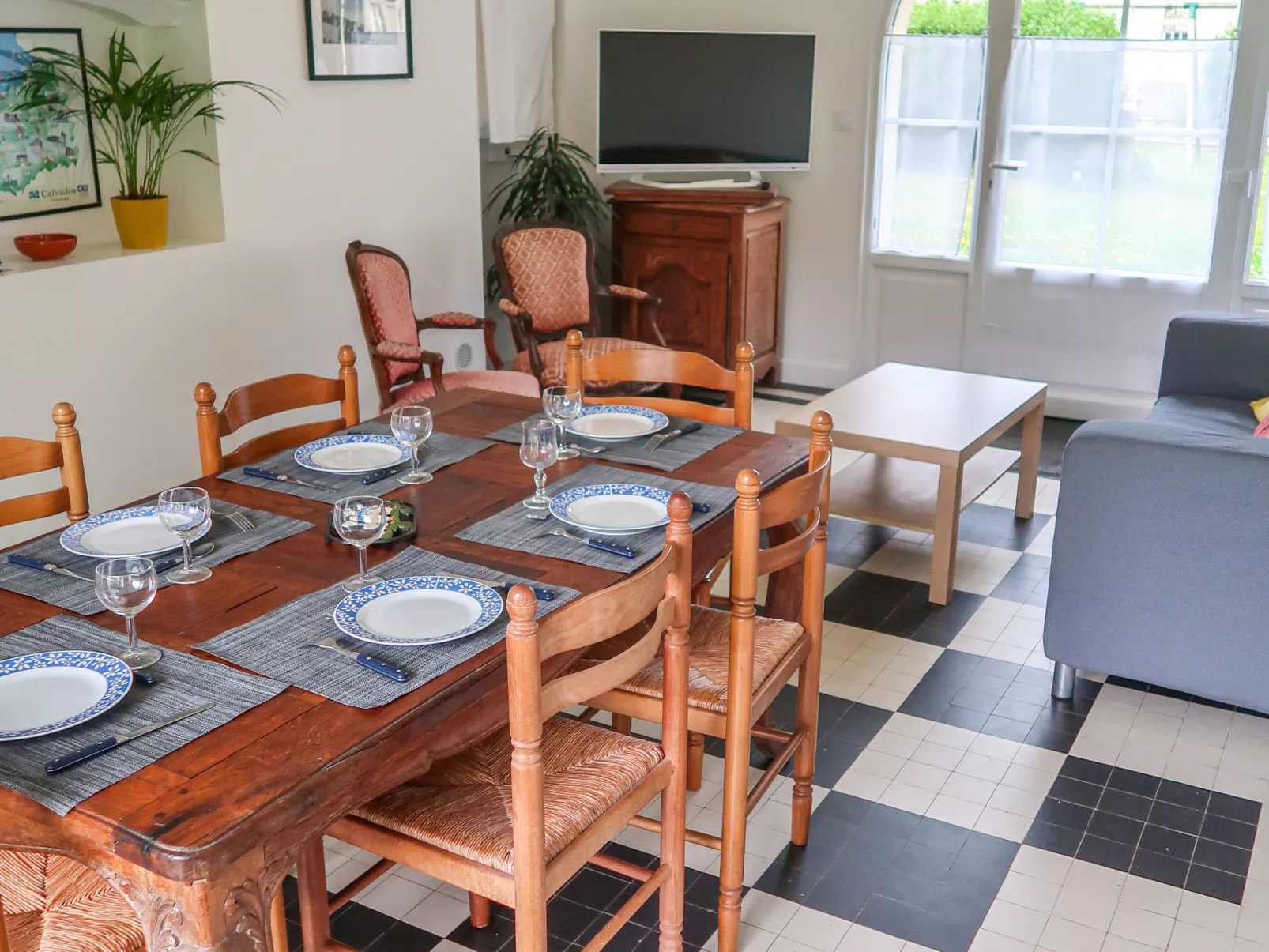 Maison Sainte Claire-Inside