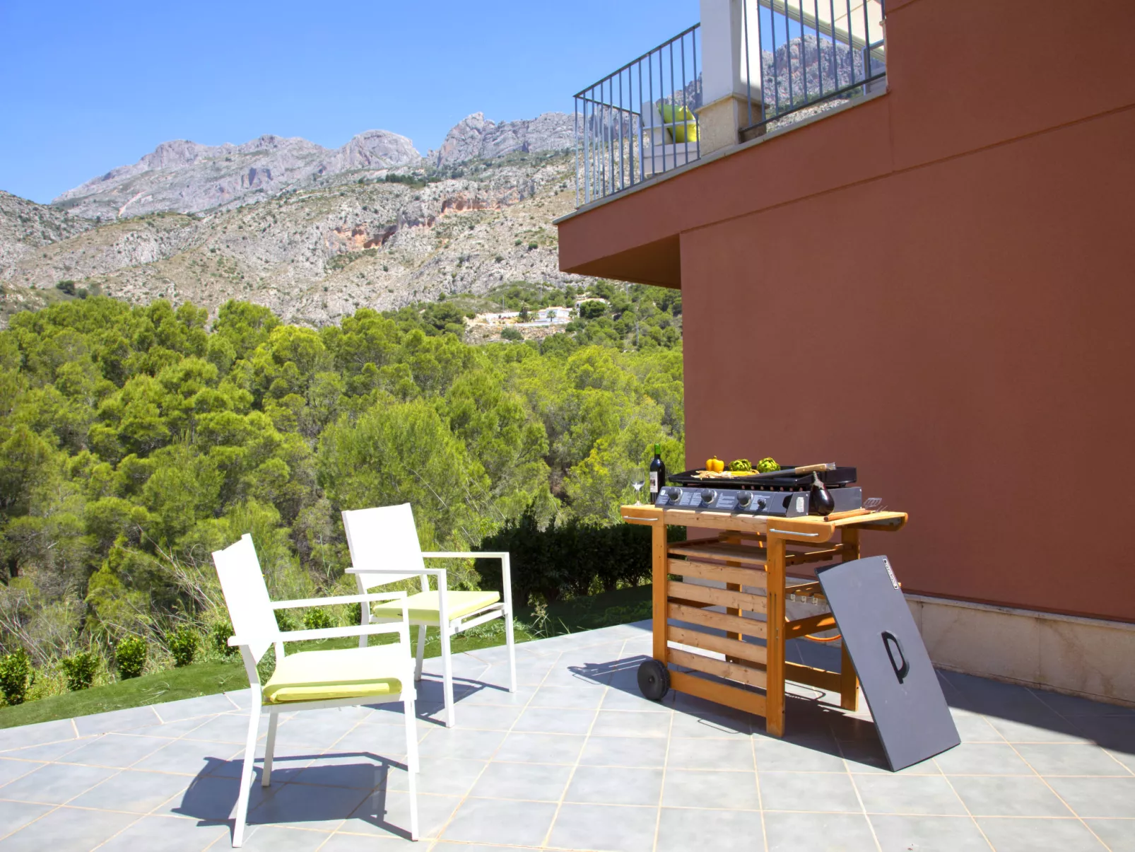 Mont Verd-Outside
