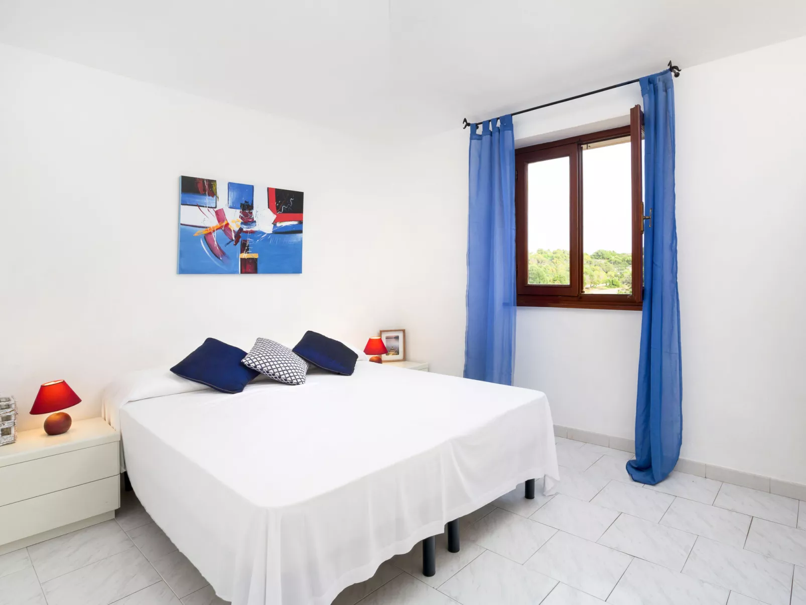 Bougainvillae Trilo-Inside